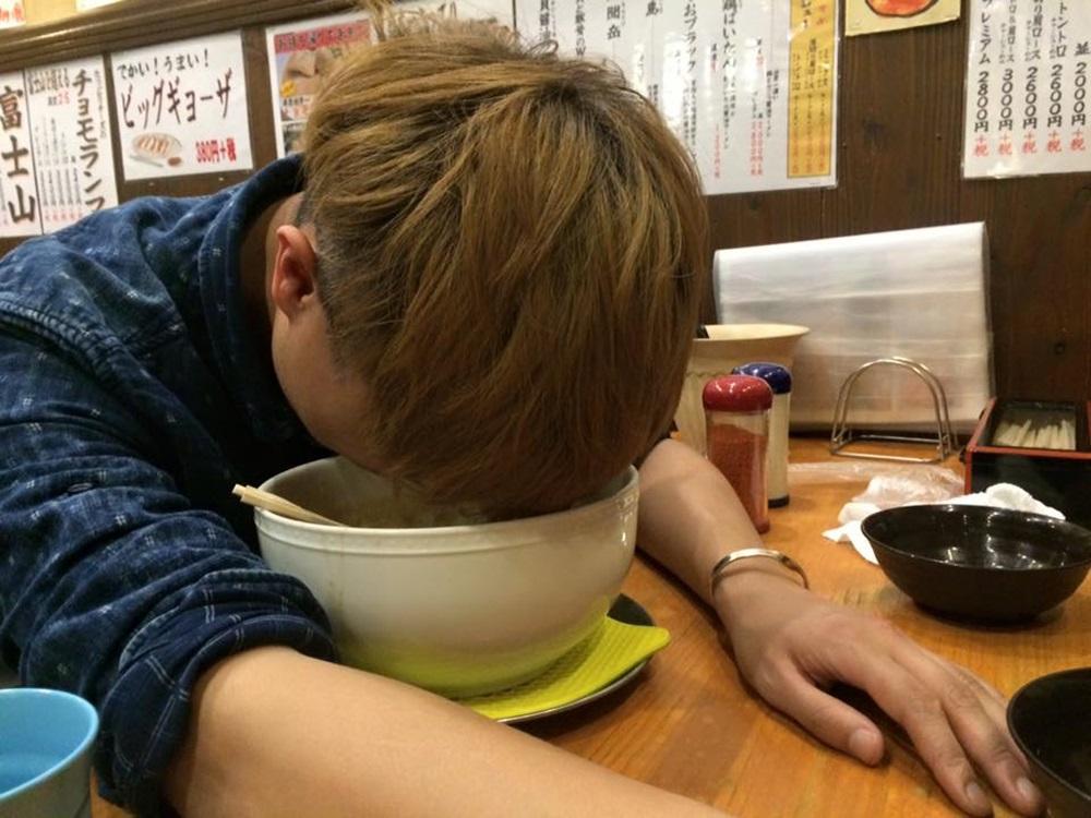 奈良到底什麼拉麵這麼猛，讓我跟日本友人通通被擊倒？
