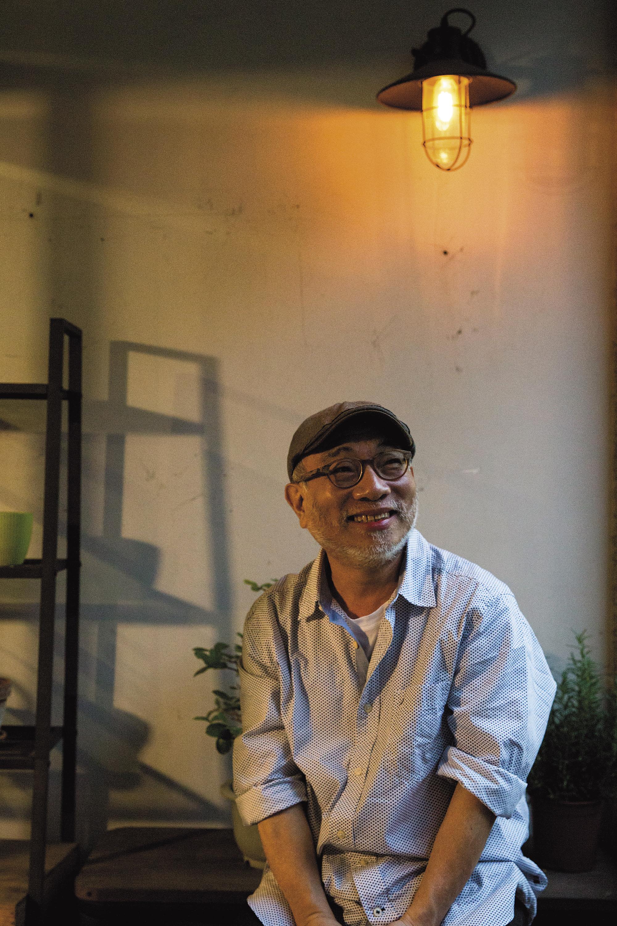 事業到位,慢慢把經營之事交給同事的王靈安,經常思考要如何做些公益的事回饋社會。