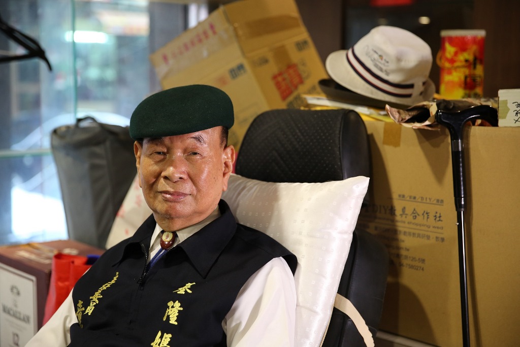 阿公說：「看你當記者那麼多年，終於等到你來採訪我了，期待了好久，這是我最近最歡喜的事情。」