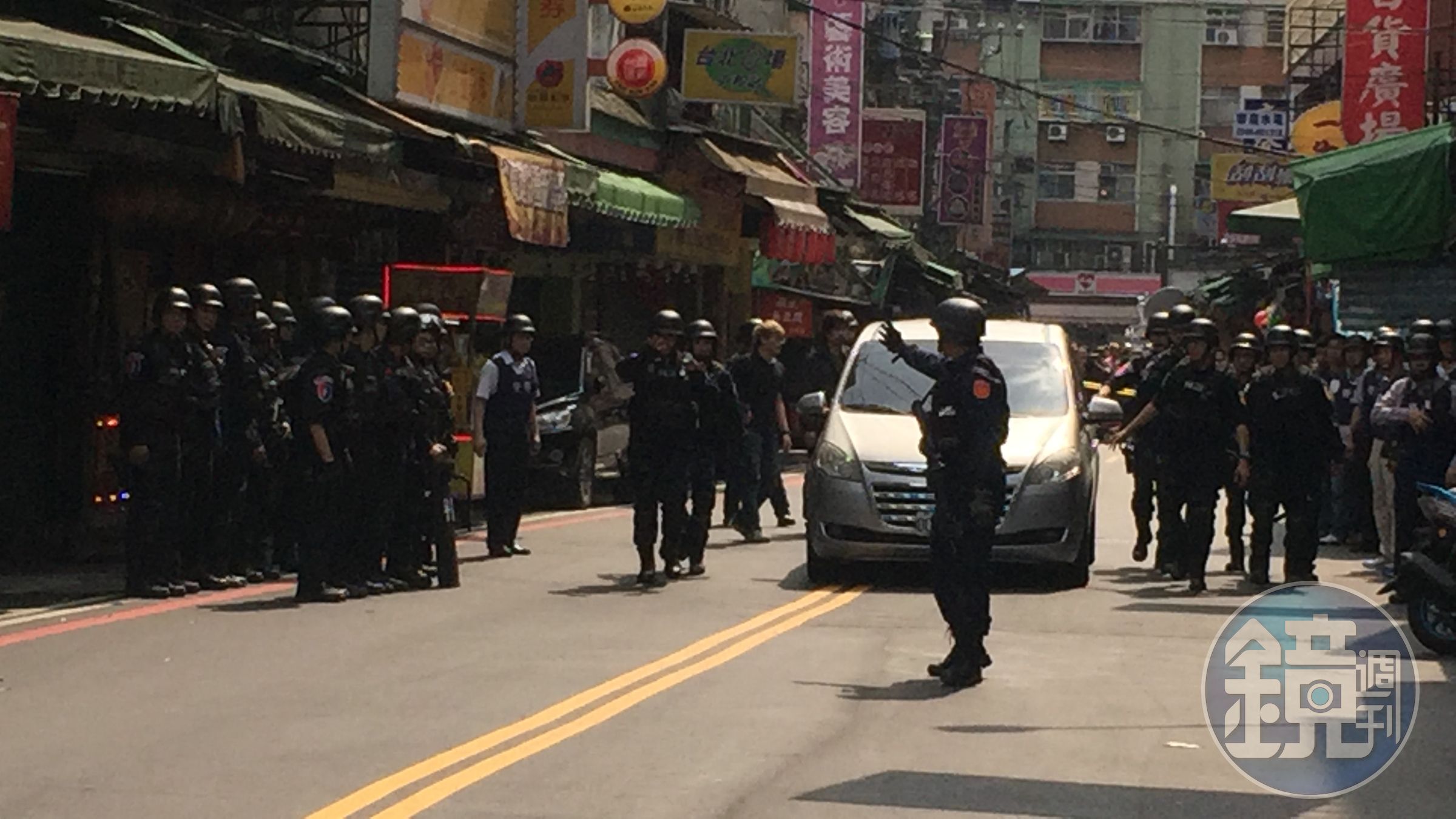 中和警匪駁火50多發子彈，情勢一度緊張。