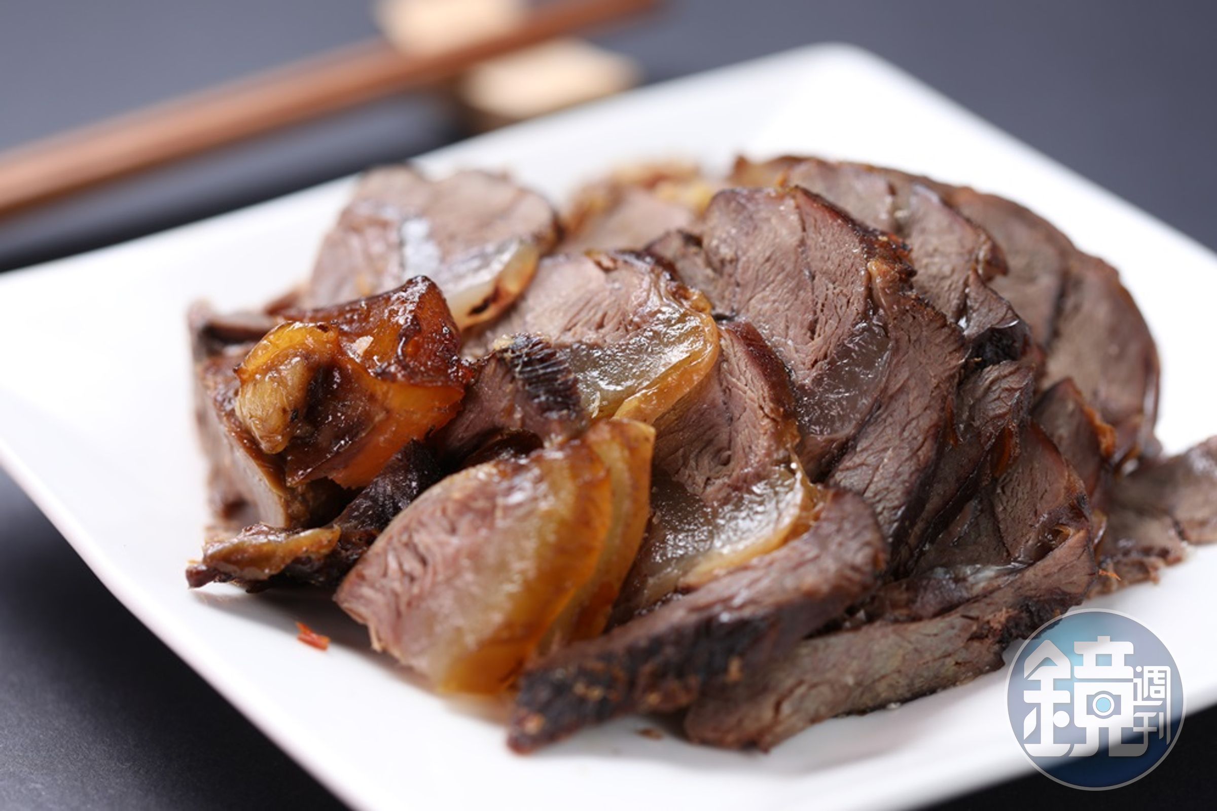 台北「東三水街市場」的隱藏版小攤「川味牛肉」，「滷牛腱」軟中帶筋又入味。（30元／兩）