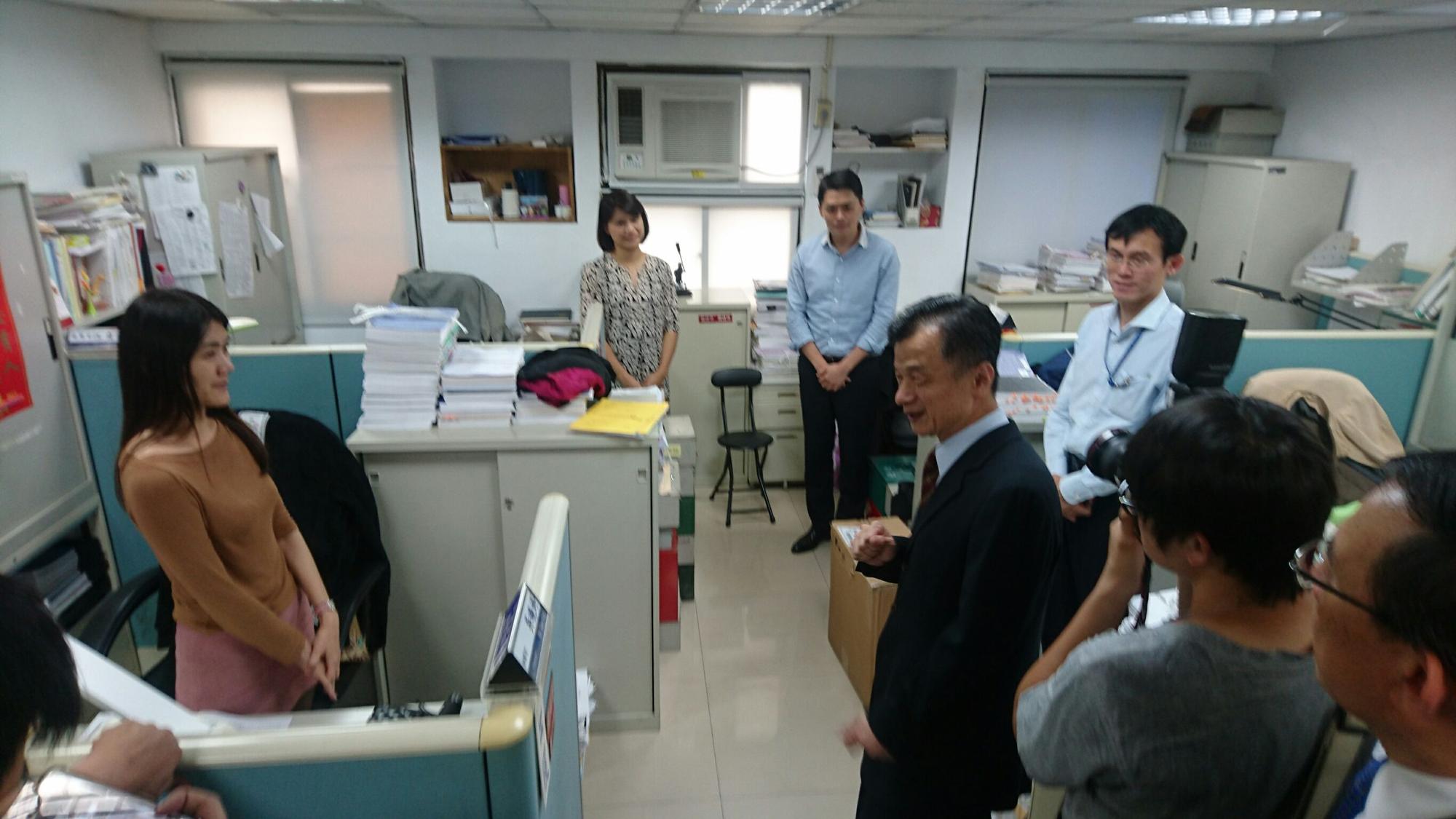 邱太三到台北地檢署進行業務視察,逐一了解檢察官的工作辛勞,引起基層熱烈迴響。
