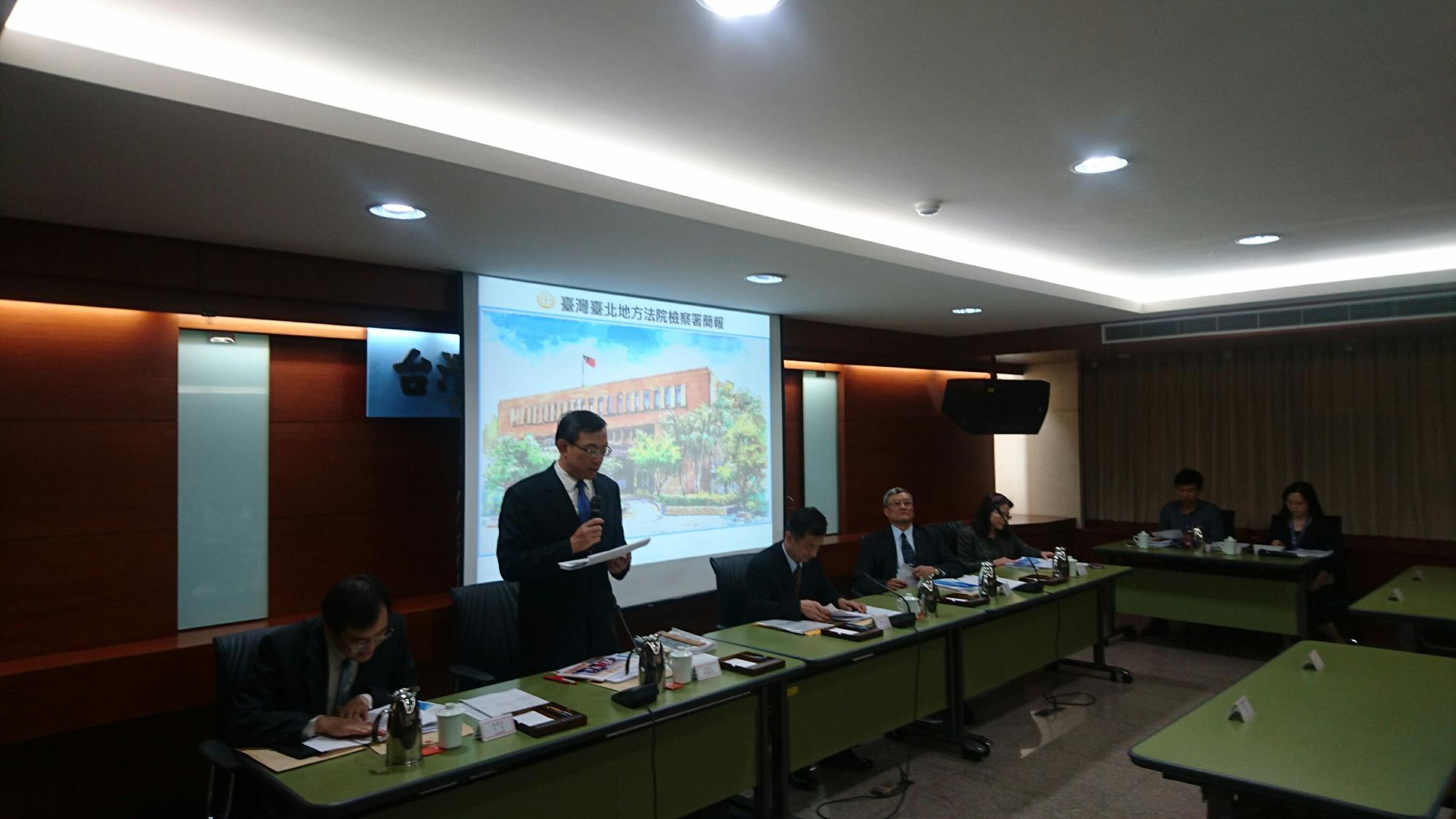 邱太三與基層檢察官召開座談會,了解基層同仁心聲。