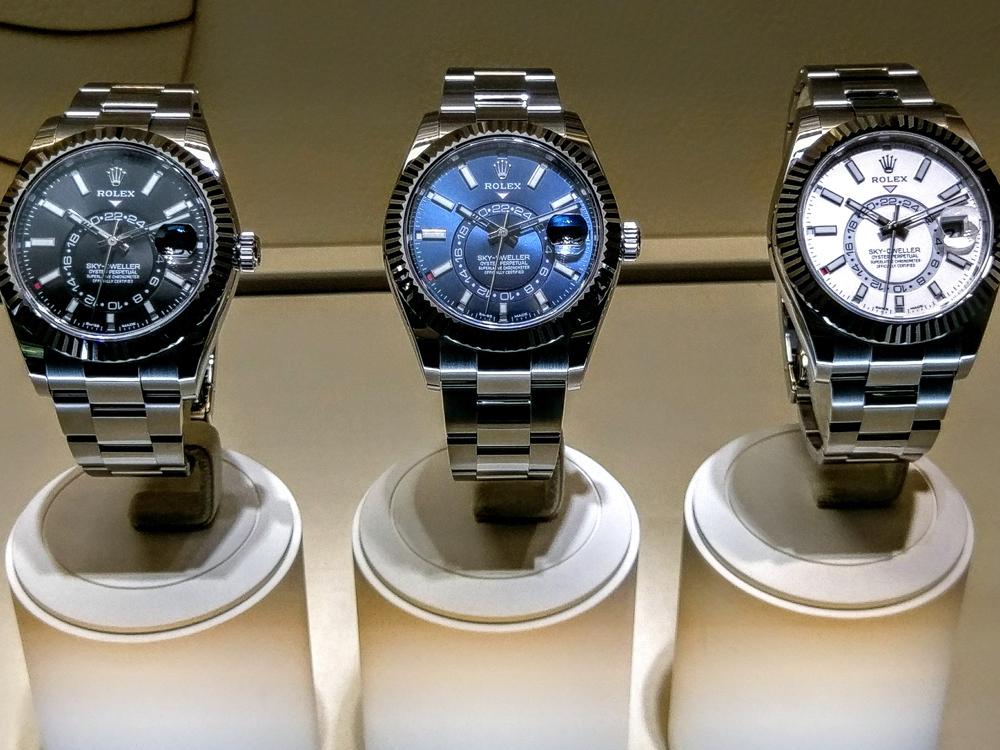 Sky-Dweller 不鏽鋼版共備有三色面盤，黑色沉穩、藍色活潑、白色斯文，可謂各有千秋。