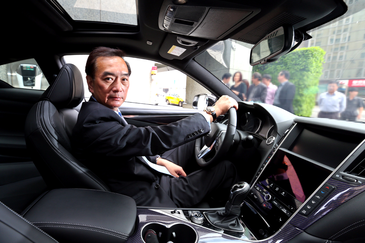 嚴凱泰生前帶領的裕隆集團，旗下銷售多個品牌，去年專訪時他開著裕日車代理、剛在台灣發表的Infiniti Q60到現場。