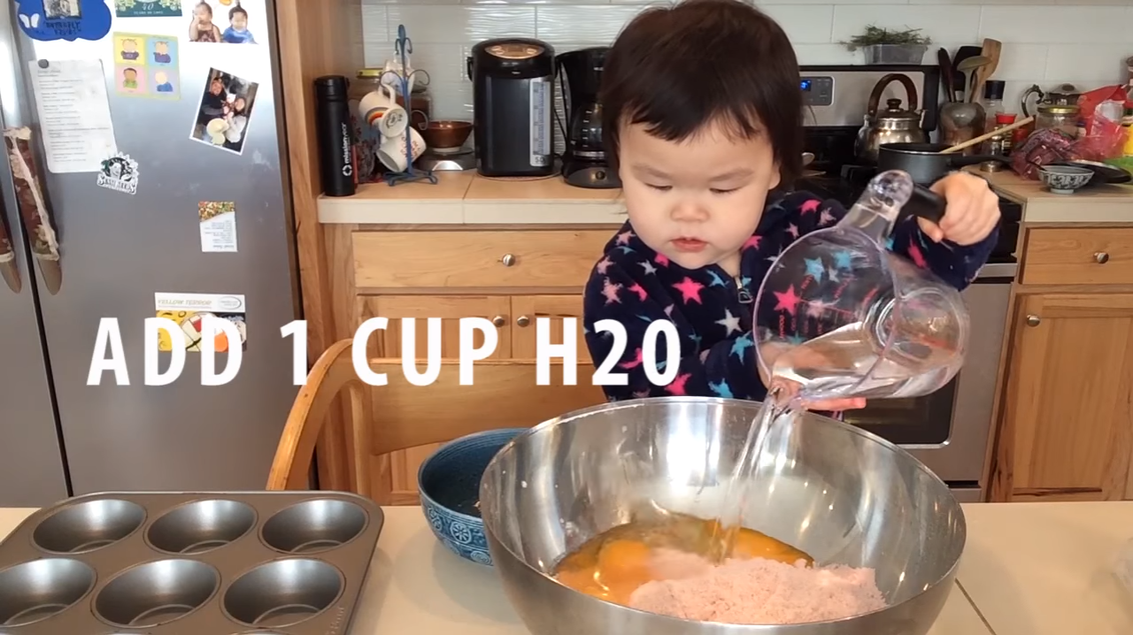 Mazzy Chiu是最近竄起的料理界YouTuber，芳齡2歲。