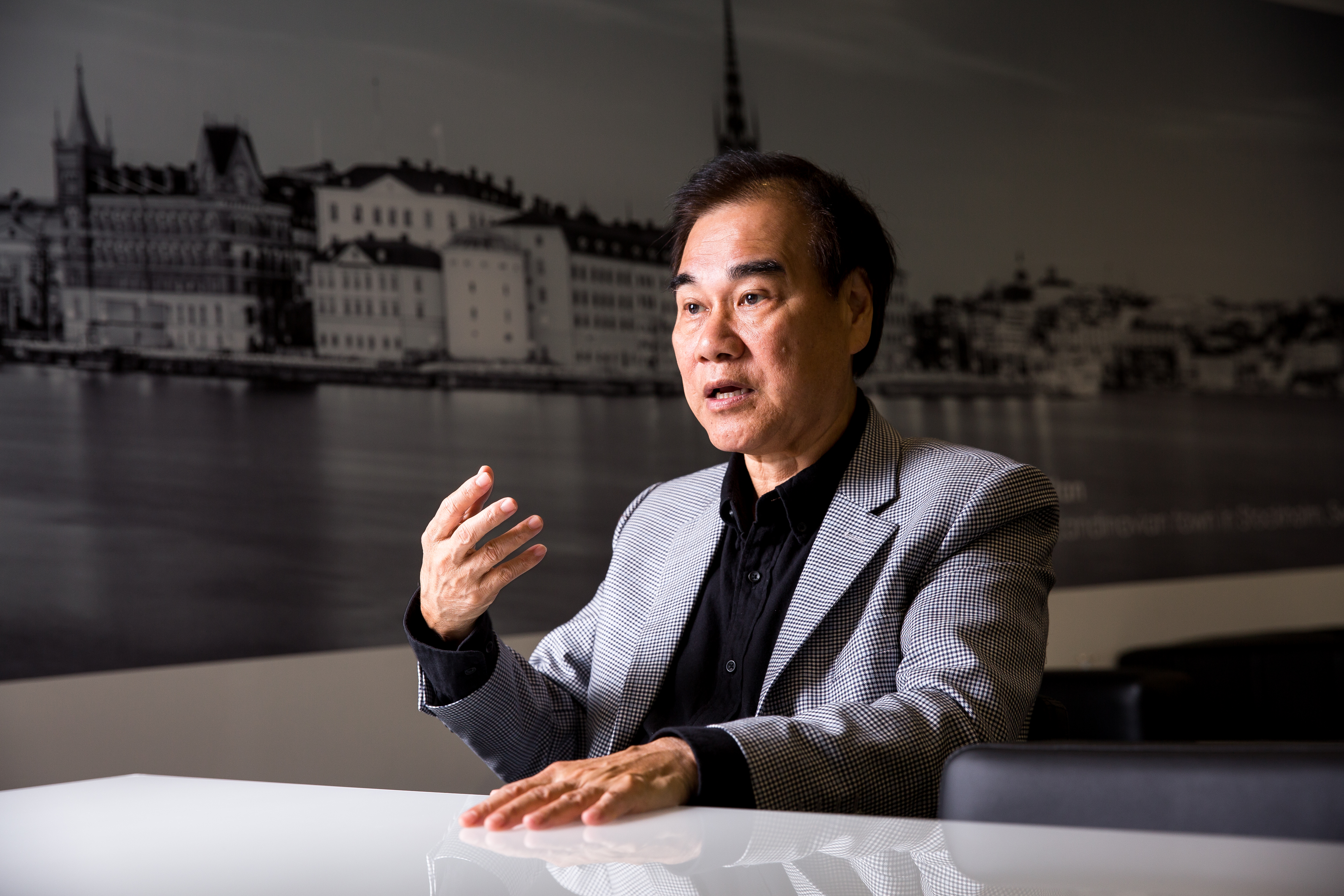 窮苦出身的林福勤，第一份工作是中藥行學徒，月薪只有星幣10元（約新台幣210元）。