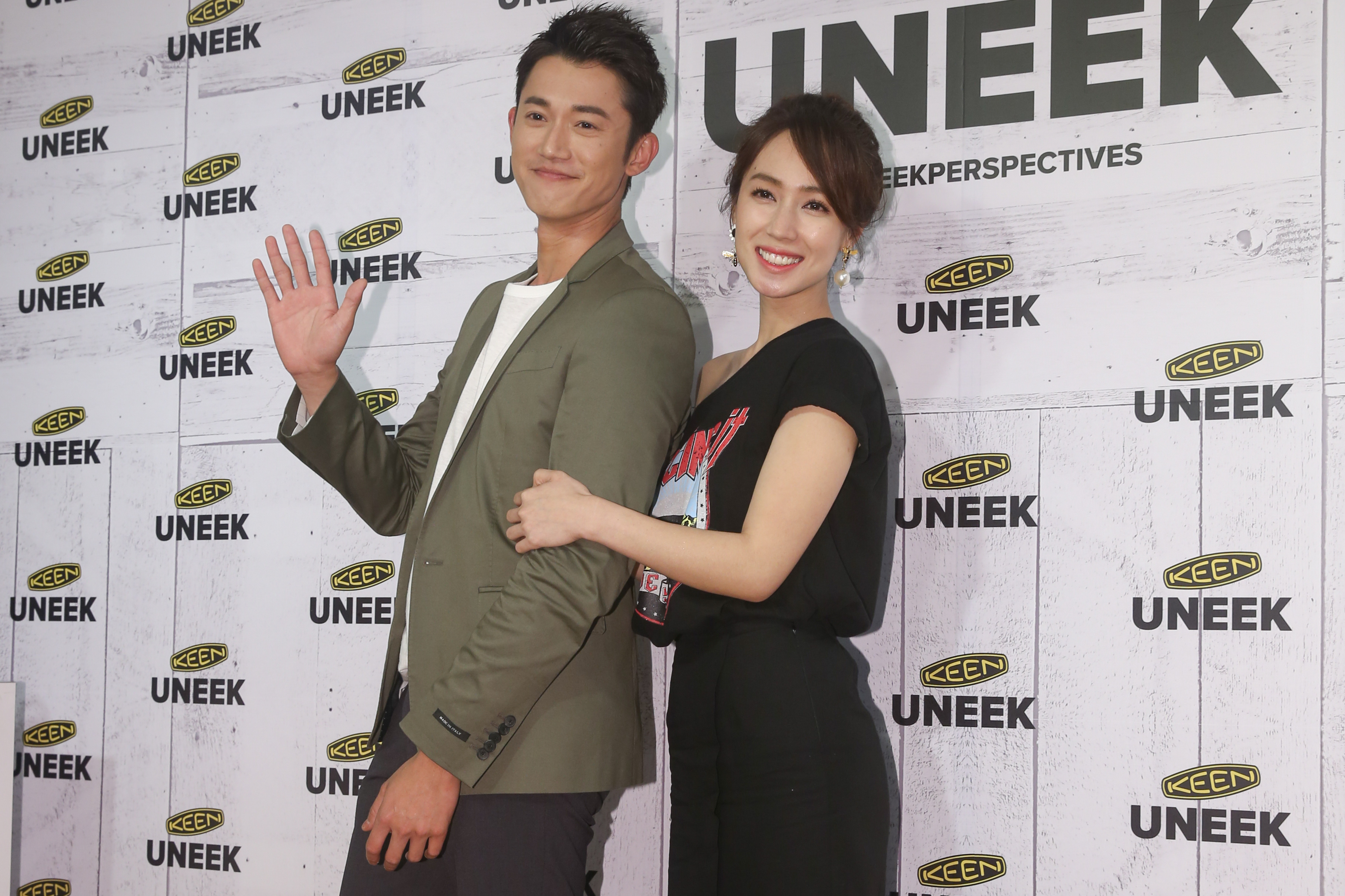 吳慷仁和小薰一起出席活動，卻被媒體追問與女友相處情形，他只能大笑帶過。