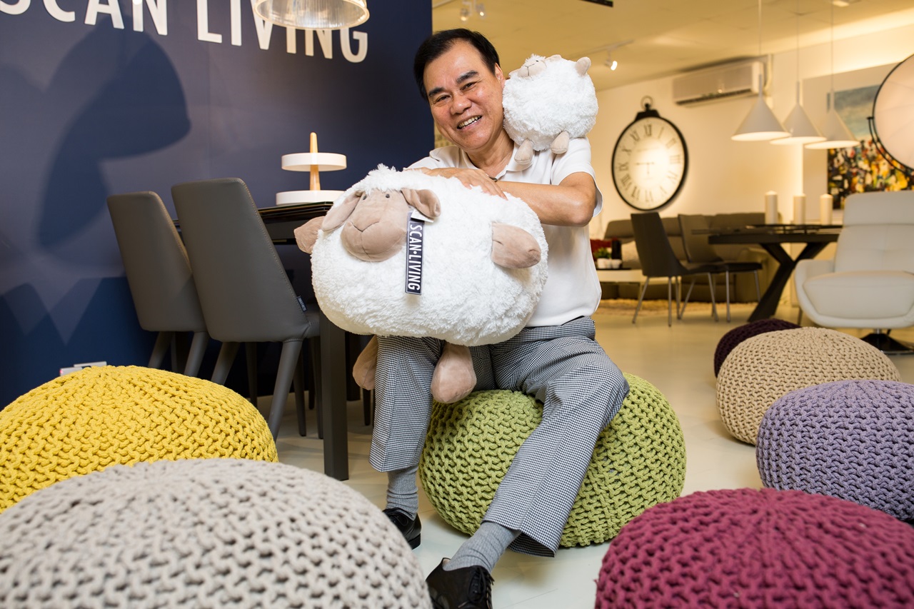 林福勤23年前來台投資，兩大品牌詩肯柚木、詩肯居家全台店數破百家。