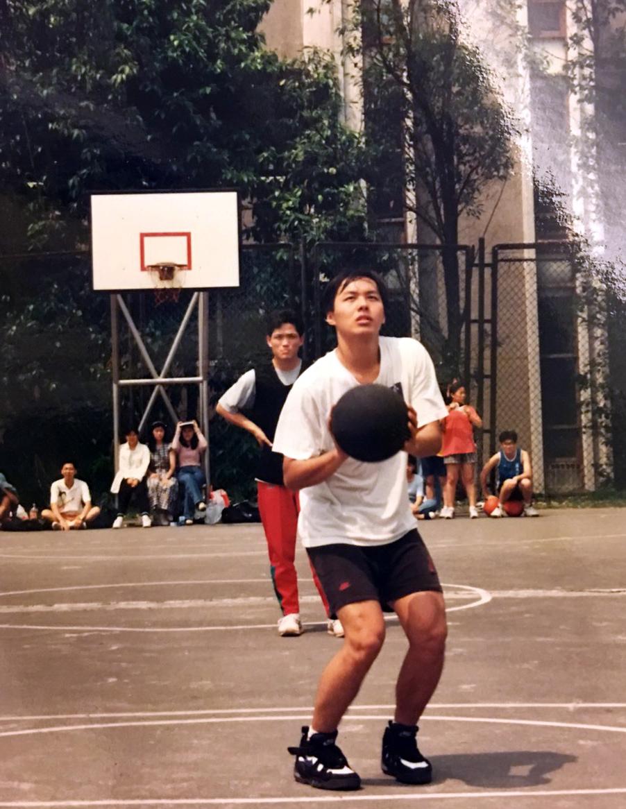 畢業於台大財金所的張智超，在學生時期就因投資大有斬獲，被冠上「校園股神」封號。