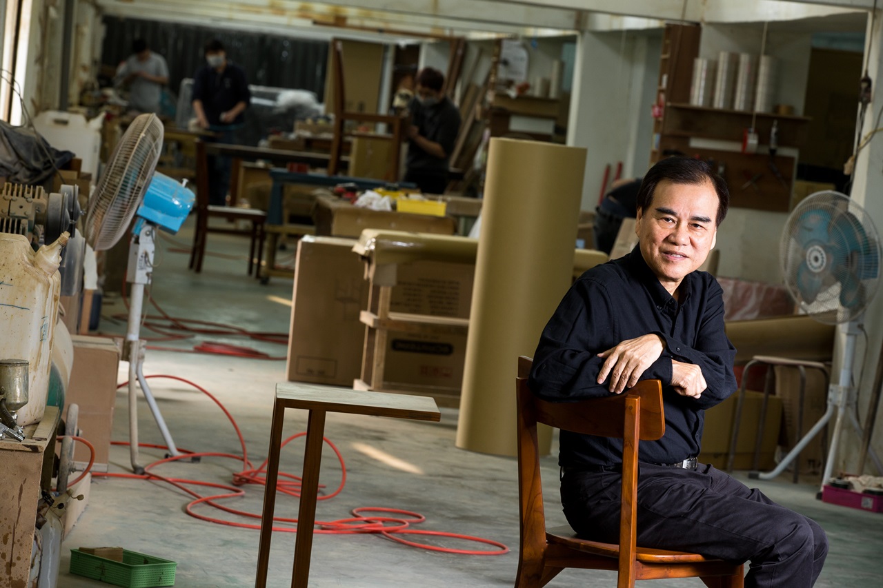 已在新加坡擁有12家詩肯柚木門市的林福勤不自滿，1993年決定北上台灣投資。