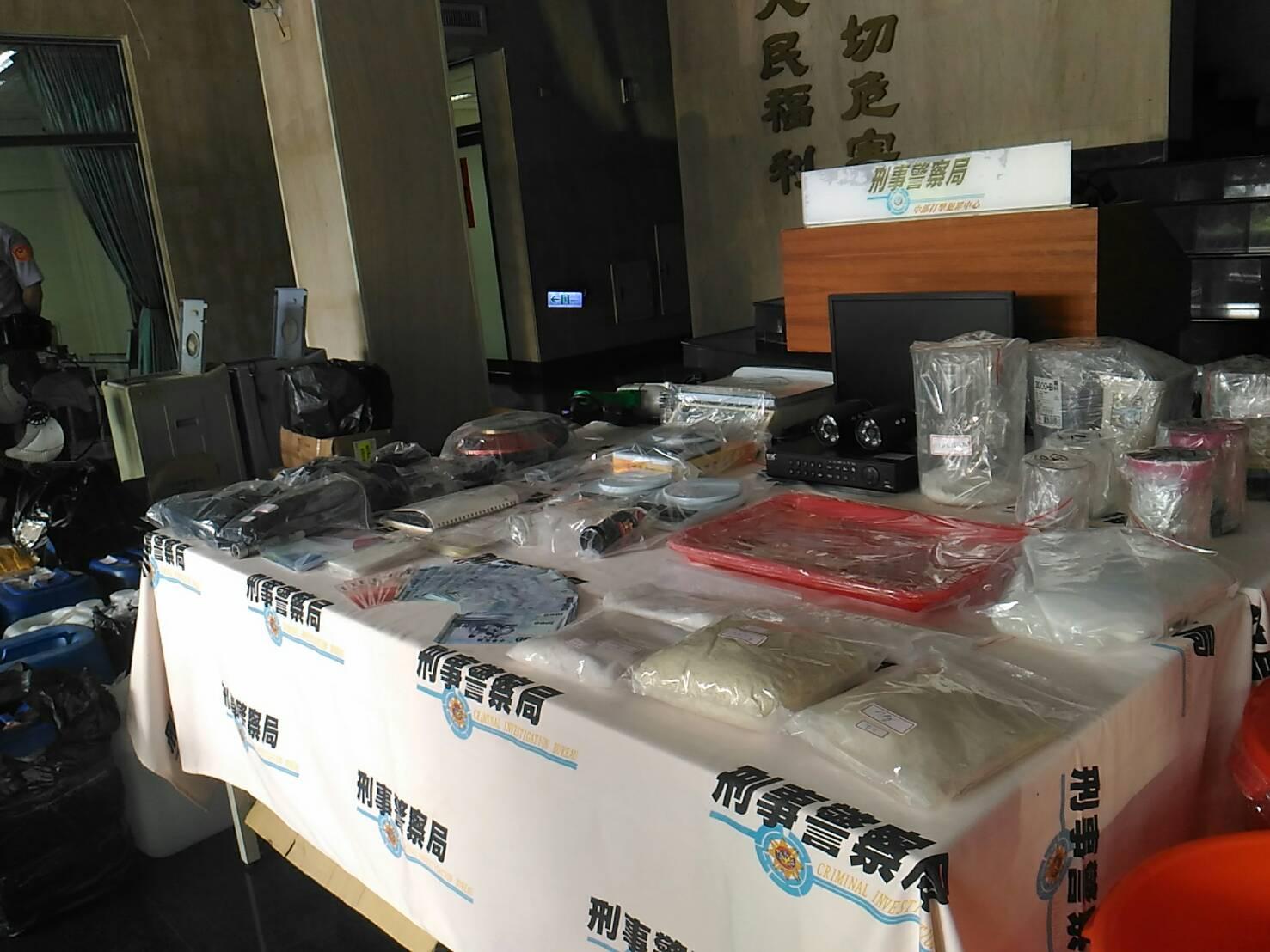 製毒師傅林豐權特地跑到大陸偷渡中國籍製毒師傅回台技術交流。