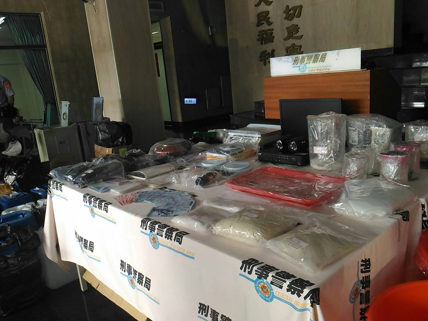 製毒師傅林豐權特地跑到大陸偷渡中國籍製毒師傅回台技術交流。