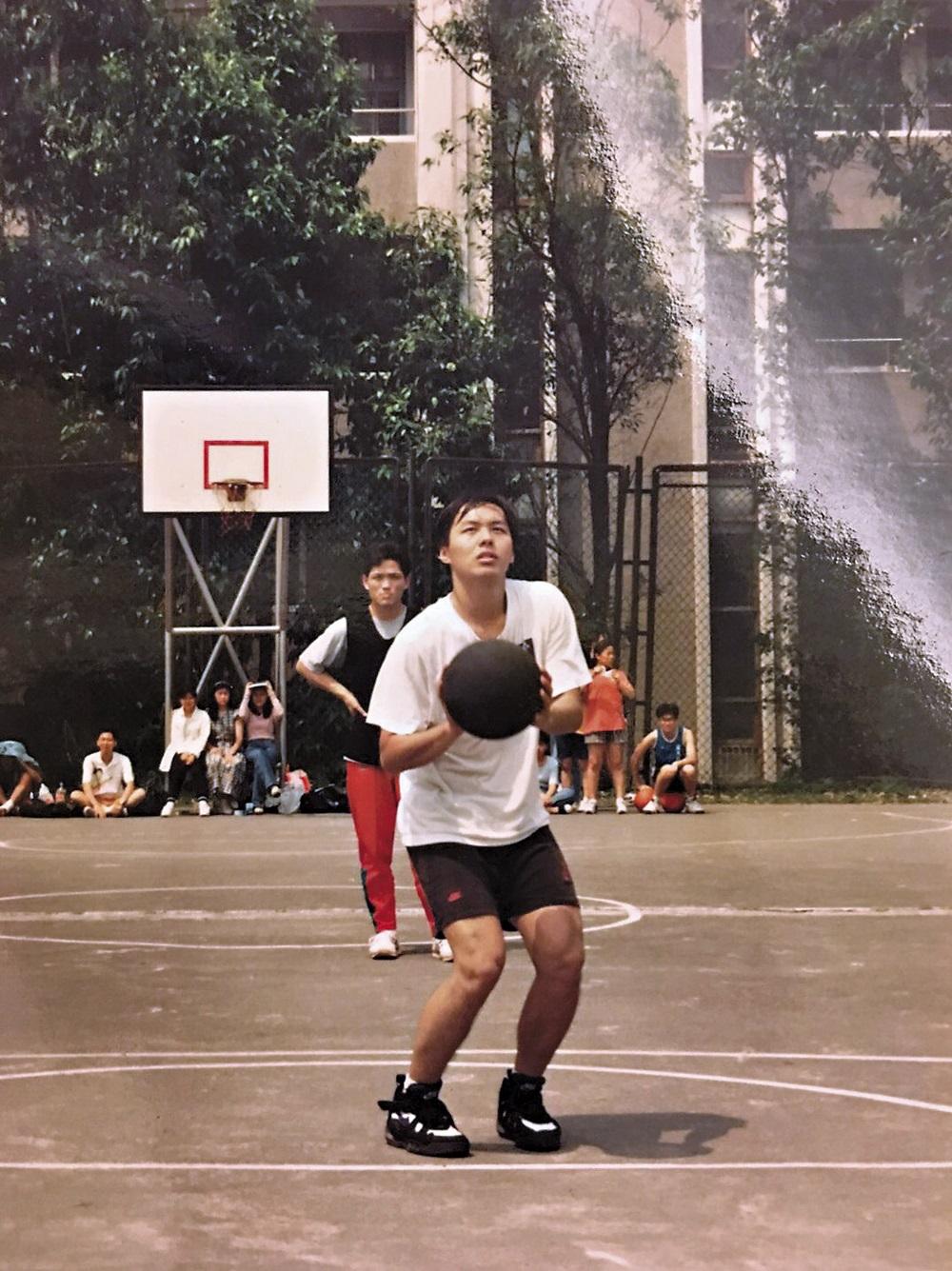 畢業於台大財金所的張智超,在學生時期就因投資大有斬獲,被冠上「校園股神」的封號。
