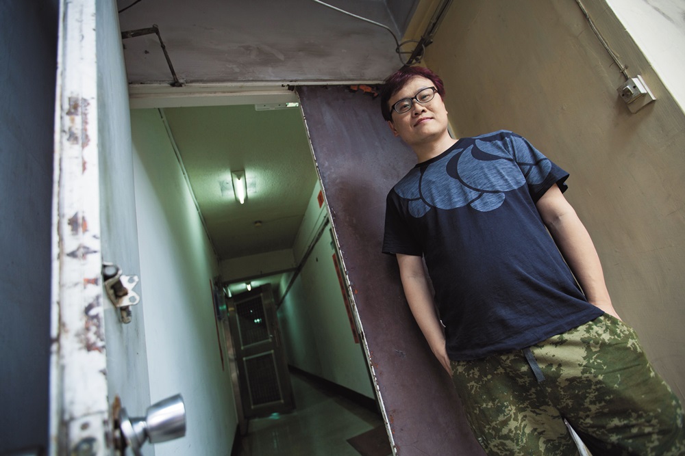 黃正談自己的好色程度，說：「進入A片世界像是進入了寶庫，金銀財寶樣樣都想撈一點。」