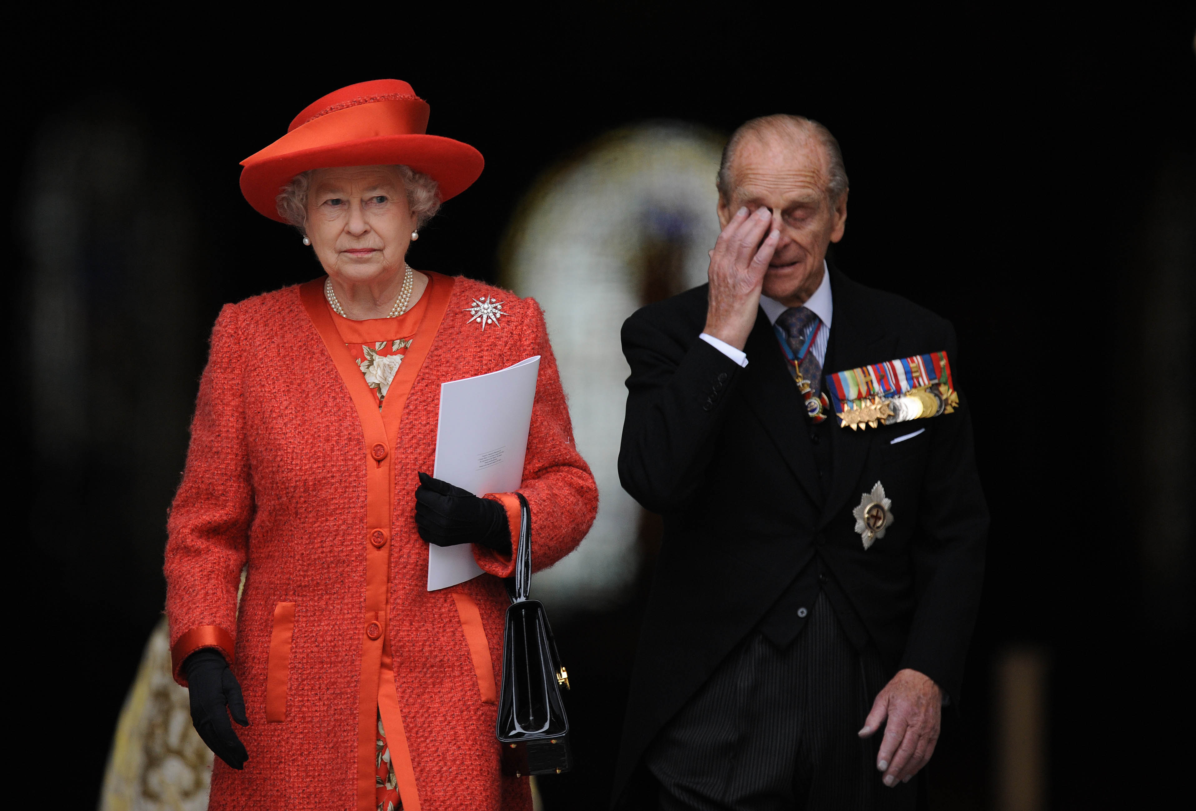 菲利浦親王與英國女王共同出席皇家騎士團百年紀念。（東方IC）