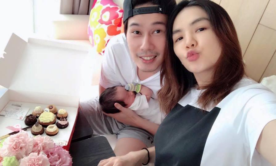 Ella於5日在臉書發文,透露跟老公在月子中心歡度5周年結婚紀念日。
