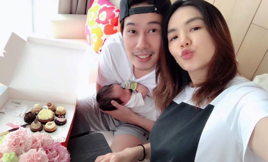 Ella於5日在臉書發文，透露跟老公在月子中心歡度5周年結婚紀念日。