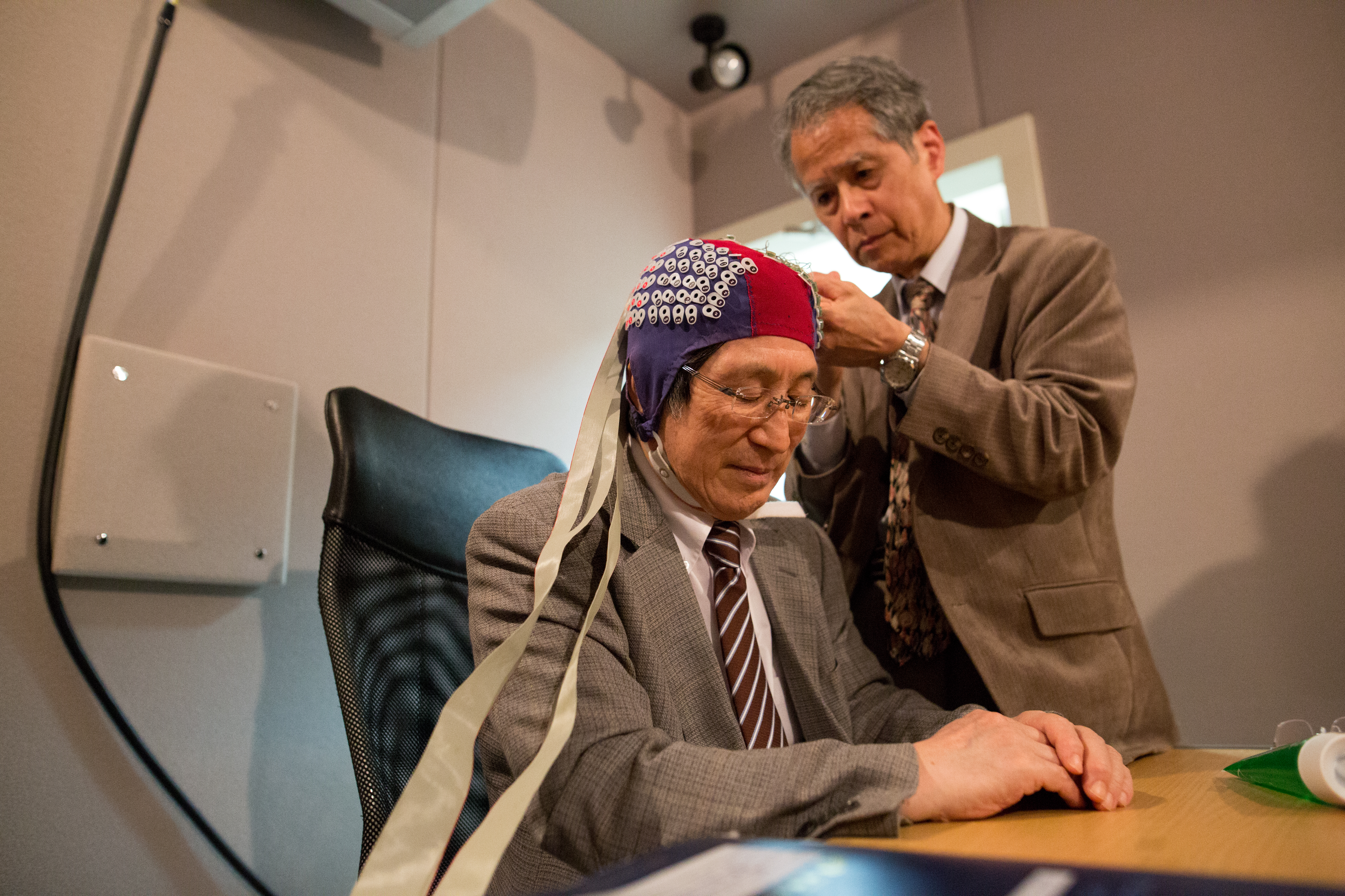 2017年4月27日,日本豐橋技術科學大學展示如何透過腦電波偵測讀取人們的想法。對單一數字的偵測準確率據稱超過90%。(東方IC)