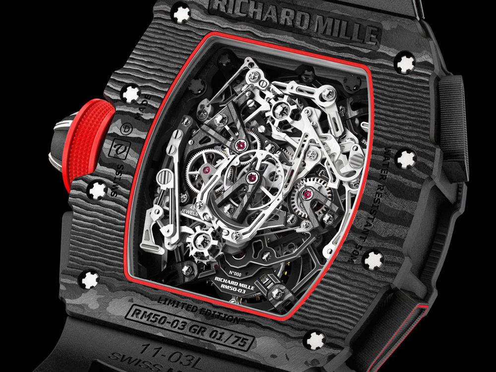 「RM 50-03 McLAREN F1」所使用的Graph TPT™材質正是因為含有石墨烯，所以創造了同類型錶款中最輕的紀錄，機芯只有7克！