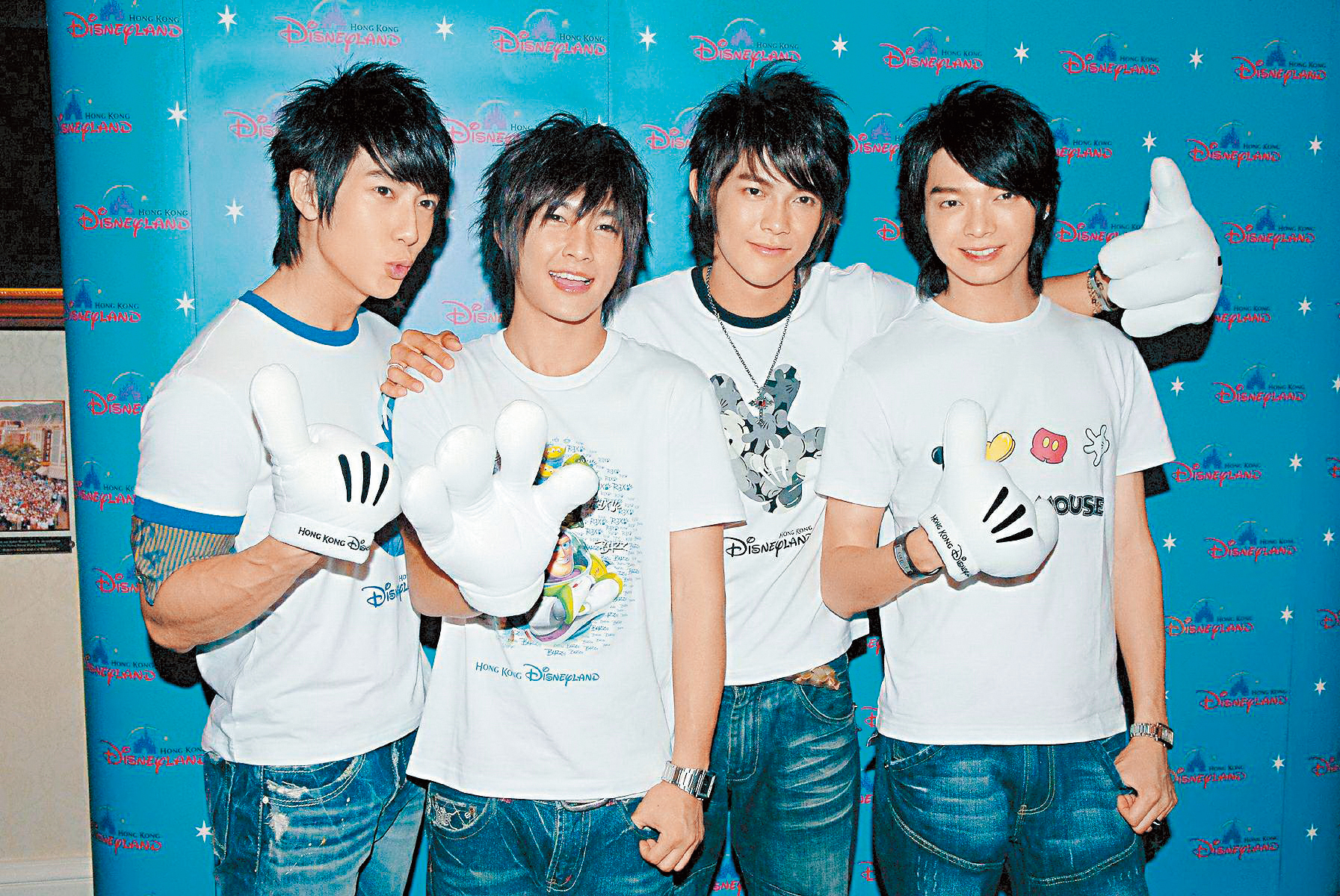 紅極一時的飛輪海如今事業、感情各自精彩，吳尊（左起）瞞婚多年如今生了一女一子，炎亞綸、汪東城及辰亦儒雖然單身但緋聞不斷，桃花輪著開。（東方IC）