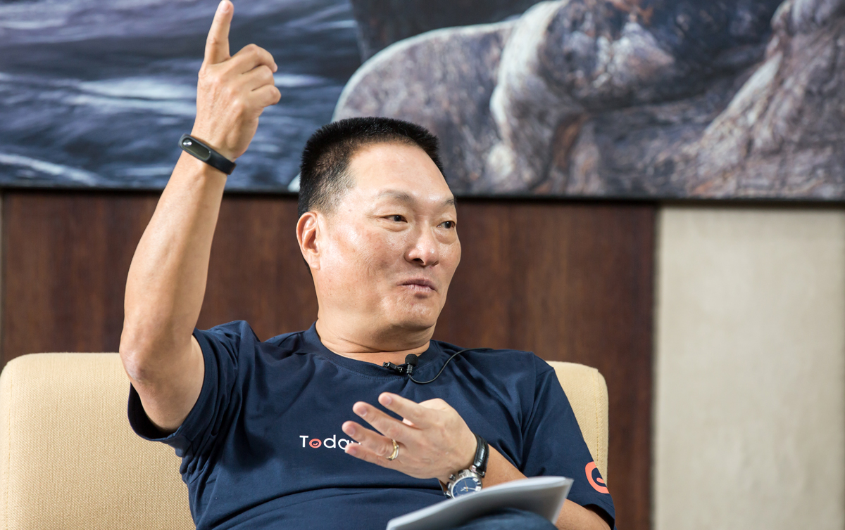 篤信基督教的王令麟透露,曾有3名老外牧師幫他禱告預言,是他創立森森百貨和東森新聞雲的關鍵。