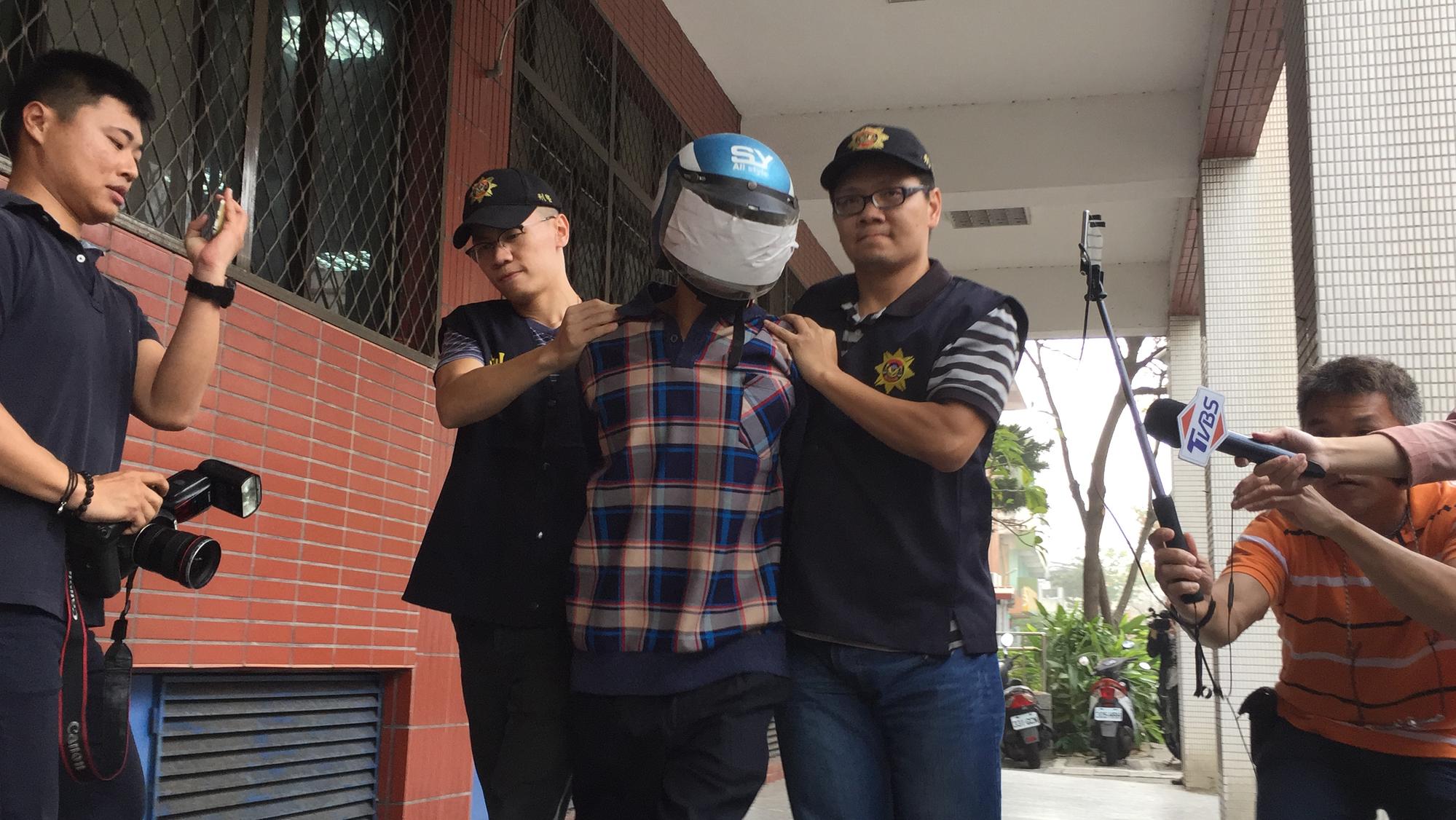 警方在陳金標家中找到逾40片A片，研判他愛好女色，也利用該點引誘他到案。