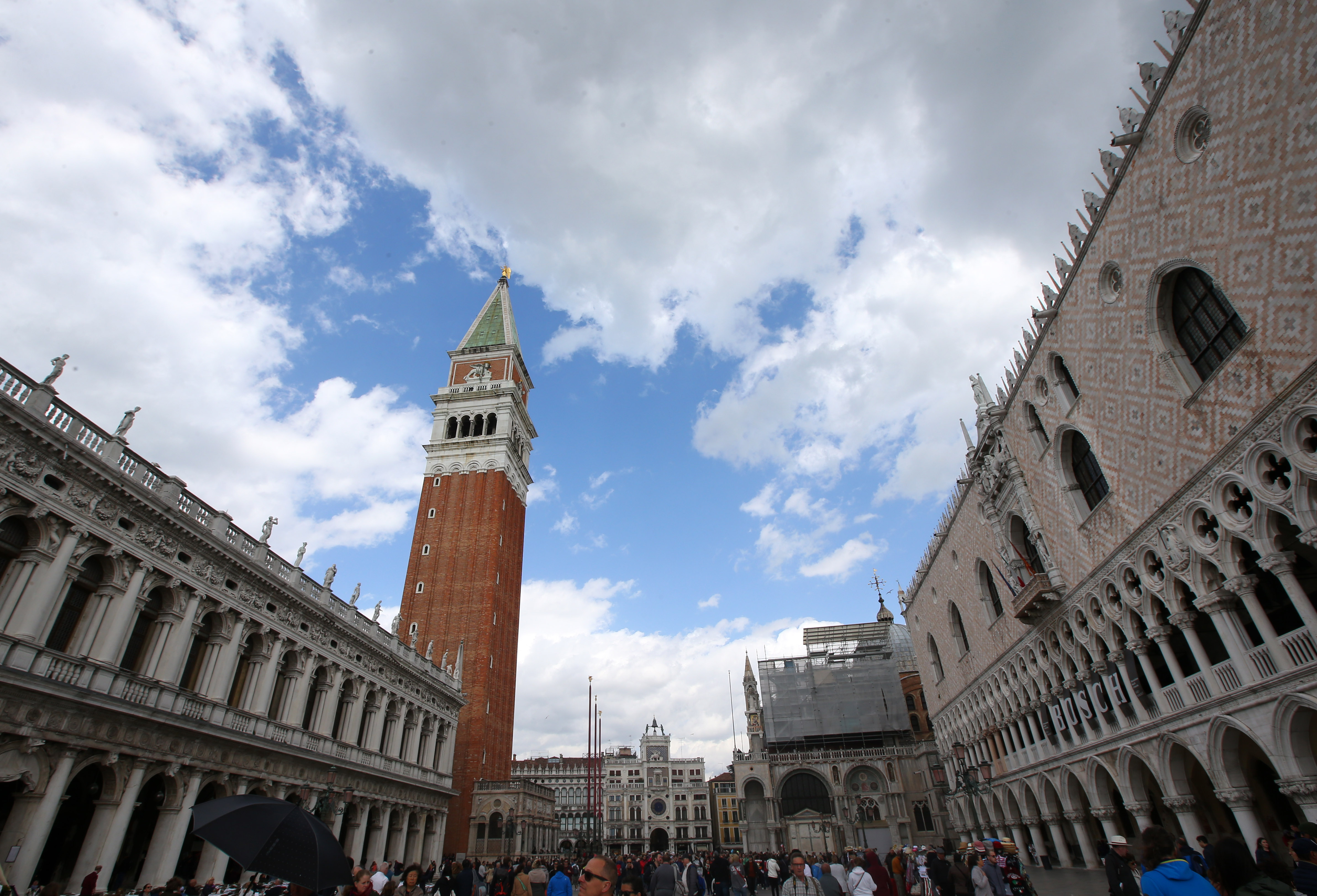 威尼斯甚至也在考慮，要向遊客收取聖馬可廣場入場費。（東方IC）