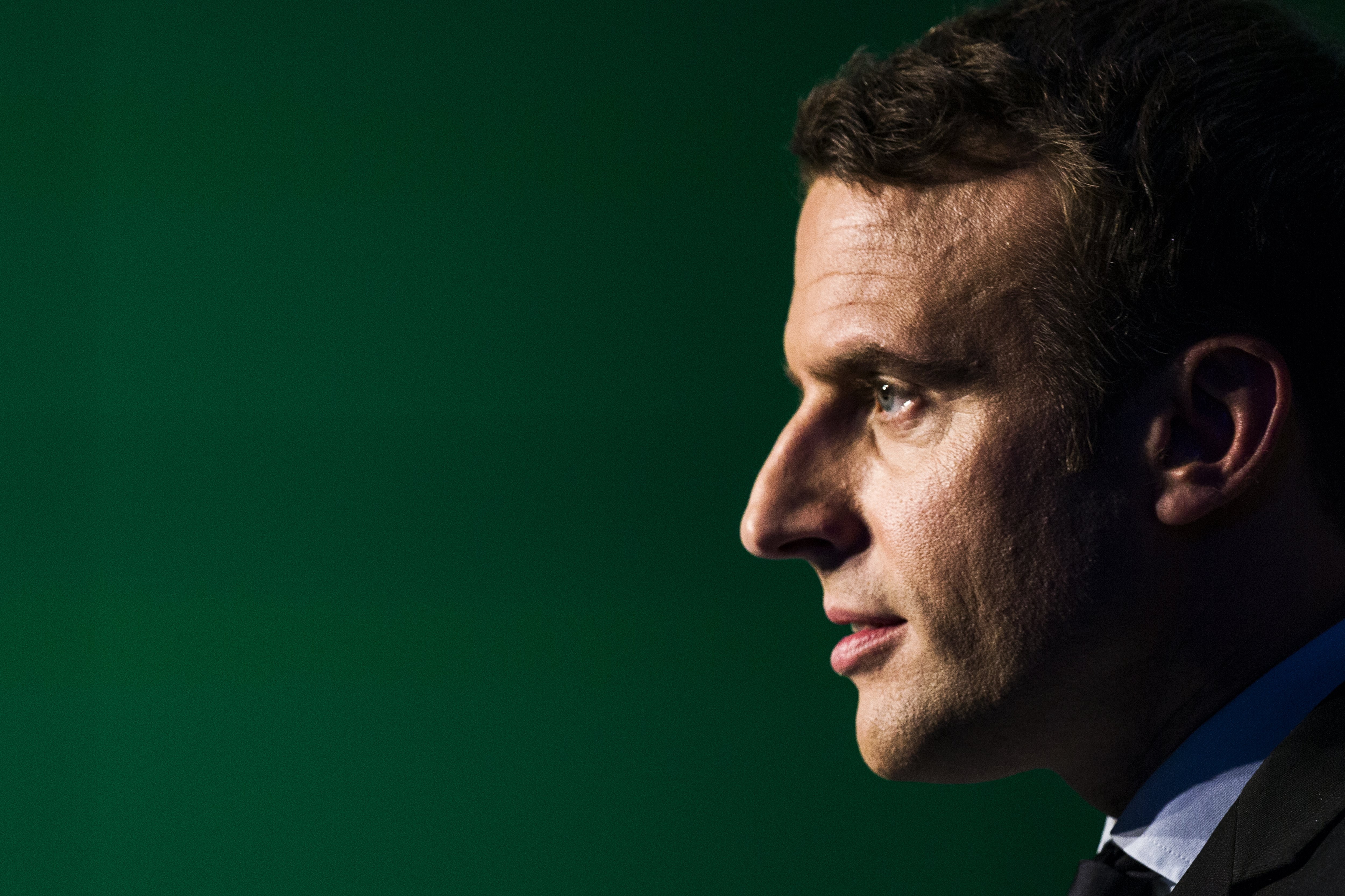 法國總統當選人馬克宏,競選陣營在第二輪投票前夕傳出駭客入侵事件,約有9GB檔案資料遭竊。(東方IC)