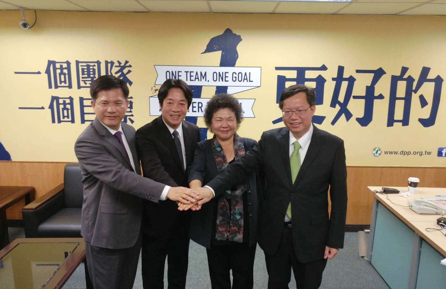 陳菊率賴清德等四位直轄市長,呼籲藍營停止杯葛前瞻計畫。