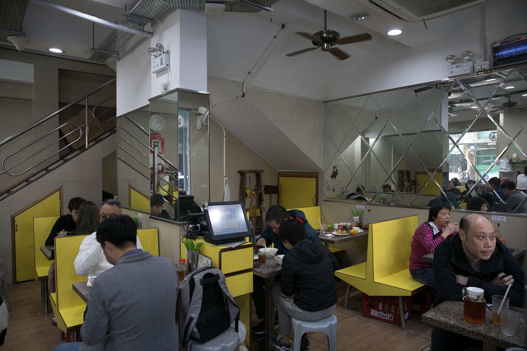 早餐時間，店內就坐滿客人。