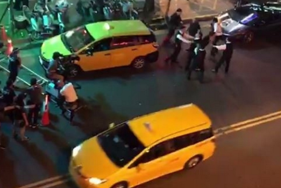 昨日網路上流傳槍戰影片，中山分局調查原來是電影《角頭2》劇組正在拍戲。