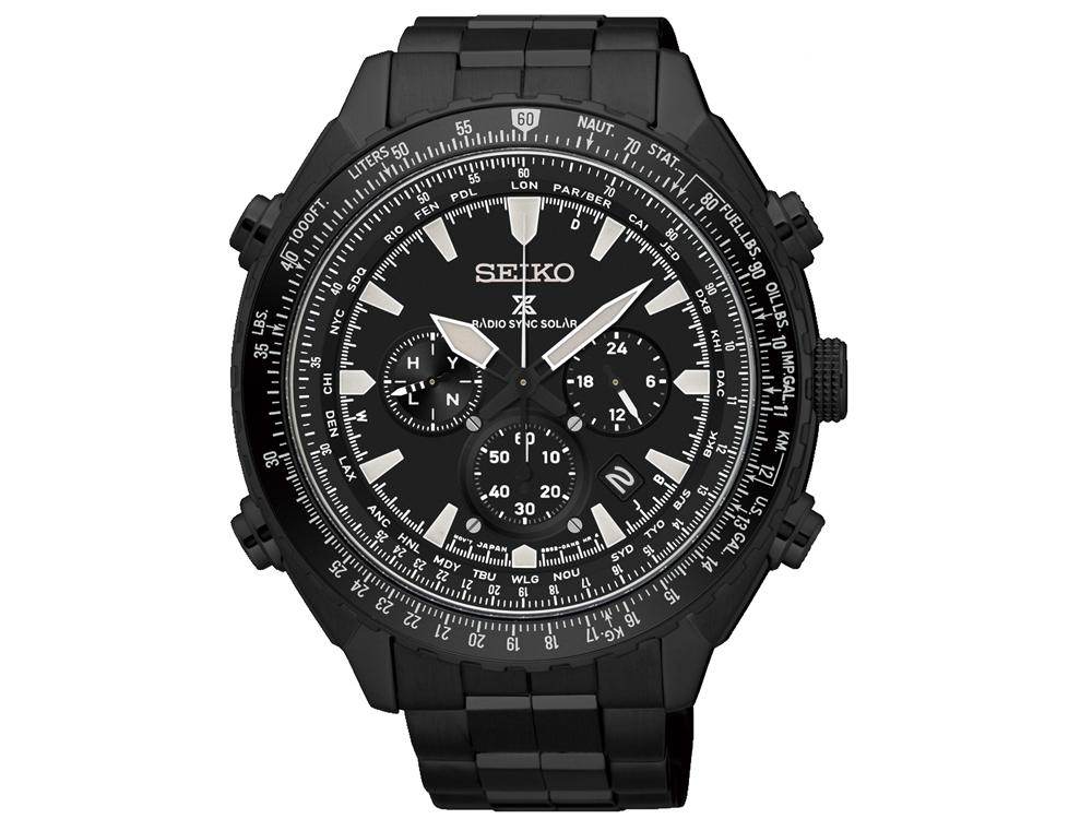 BREITLING「旋轉滑動刻度盤」的專利早已過期,所以消費者可以在其他的品牌上,用更親切的價格擁有這經典設計。然後還附加電波校時及萬年曆、計時碼錶功能,實用度破表!