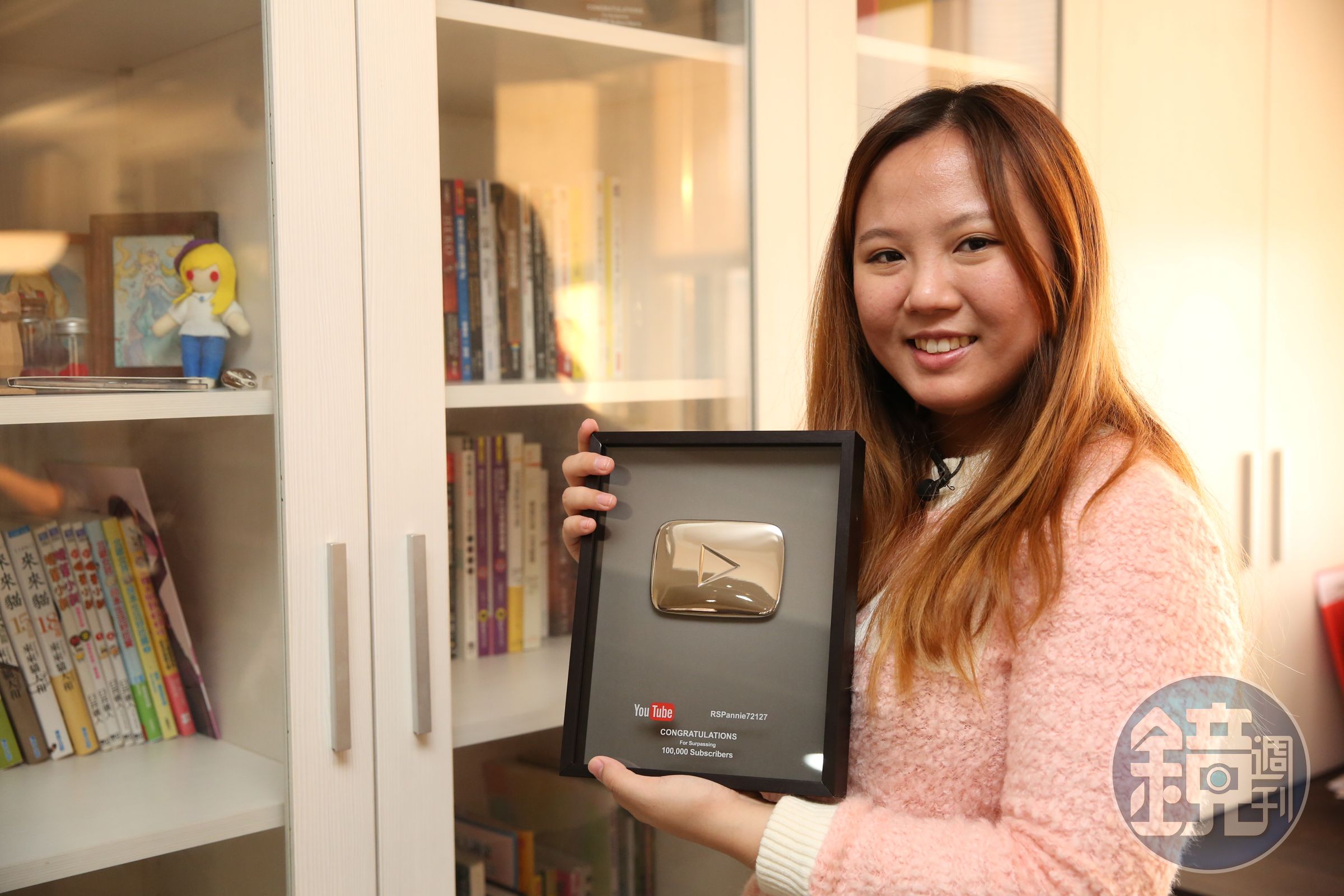 Youtube的十萬訂閱獎牌