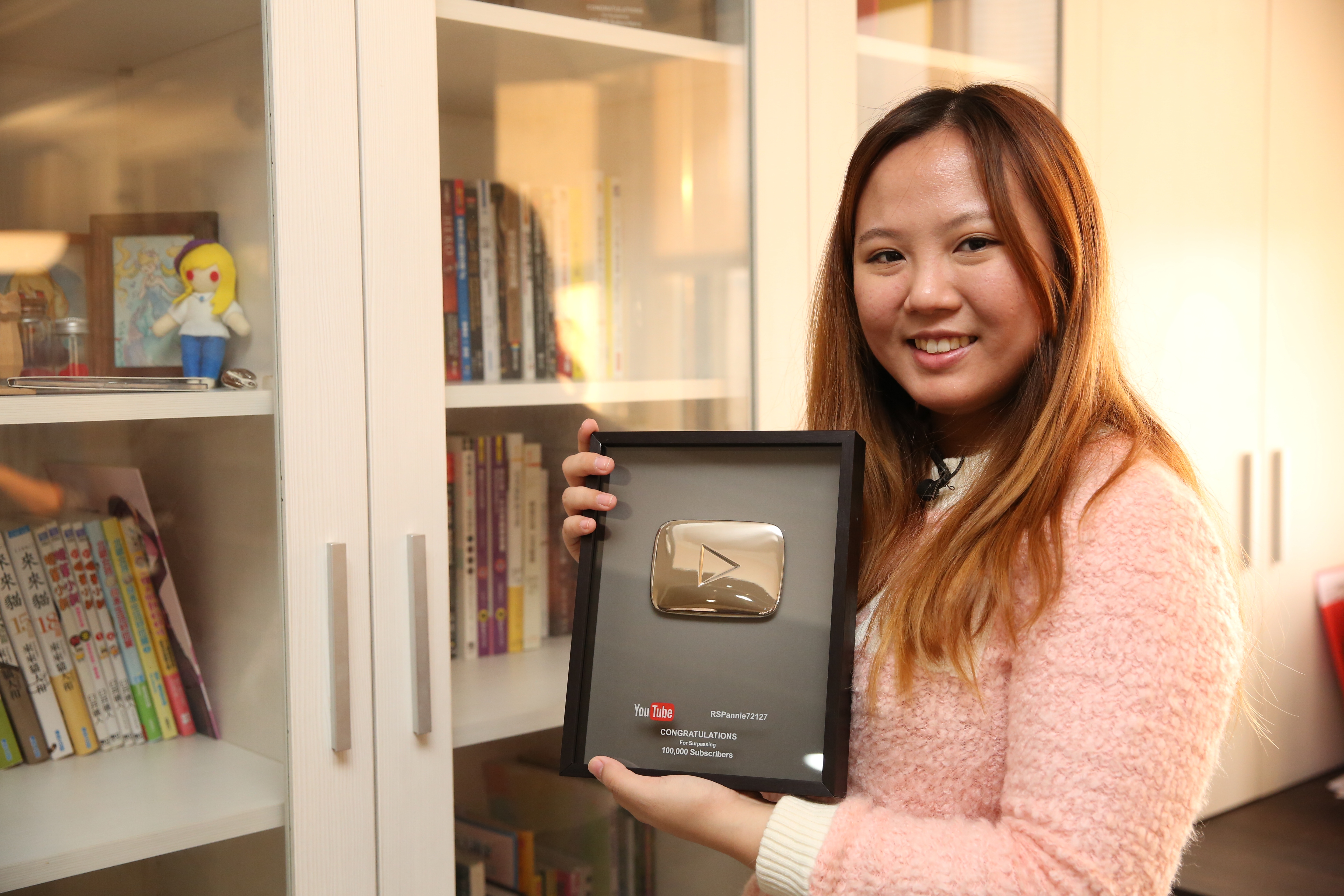 Youtube的十萬訂閱獎牌