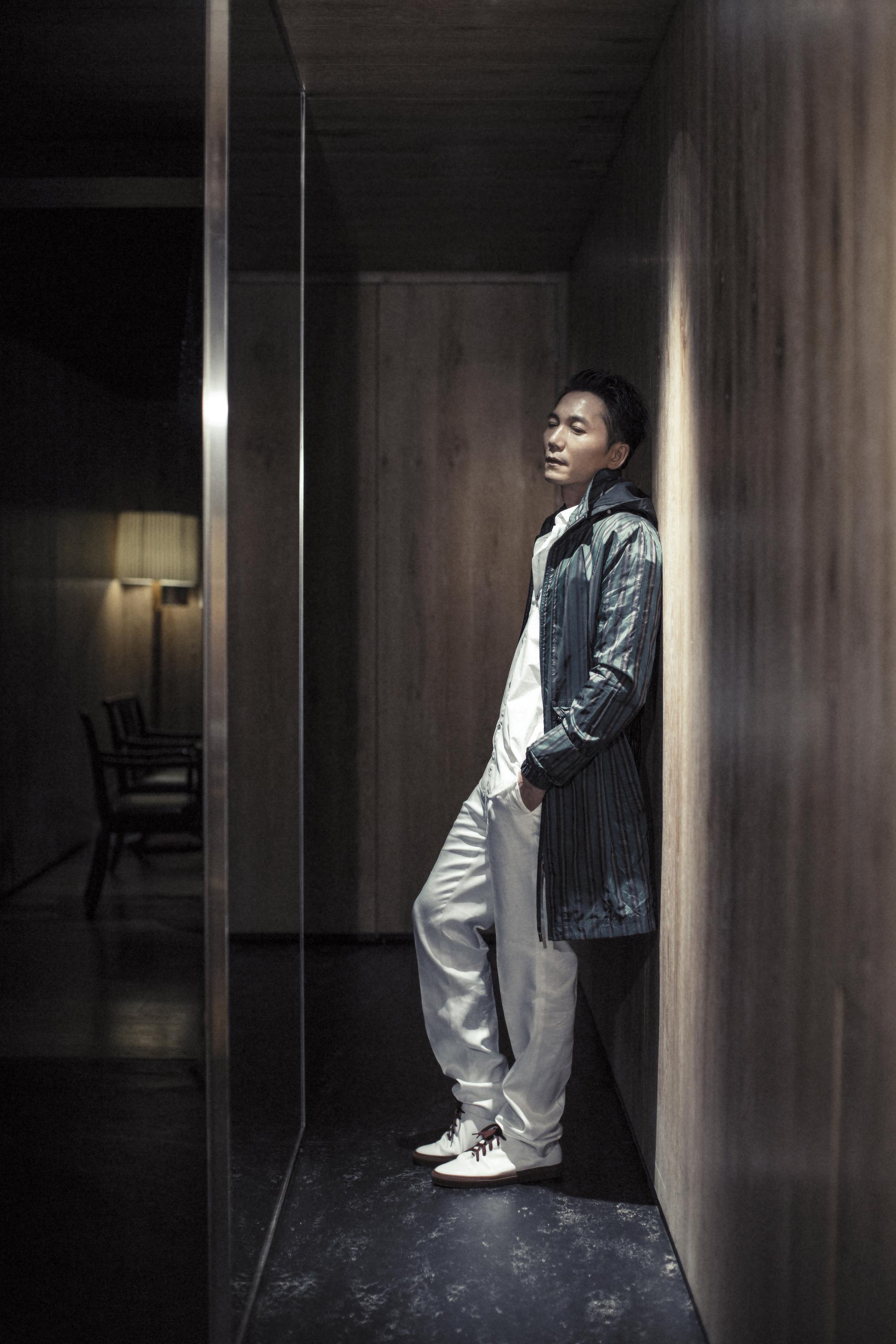 只要有時間,鄒兆龍就花2小時運動,「我常說我才29,腰圍。」律己訓練是來自他對工作的責任心。