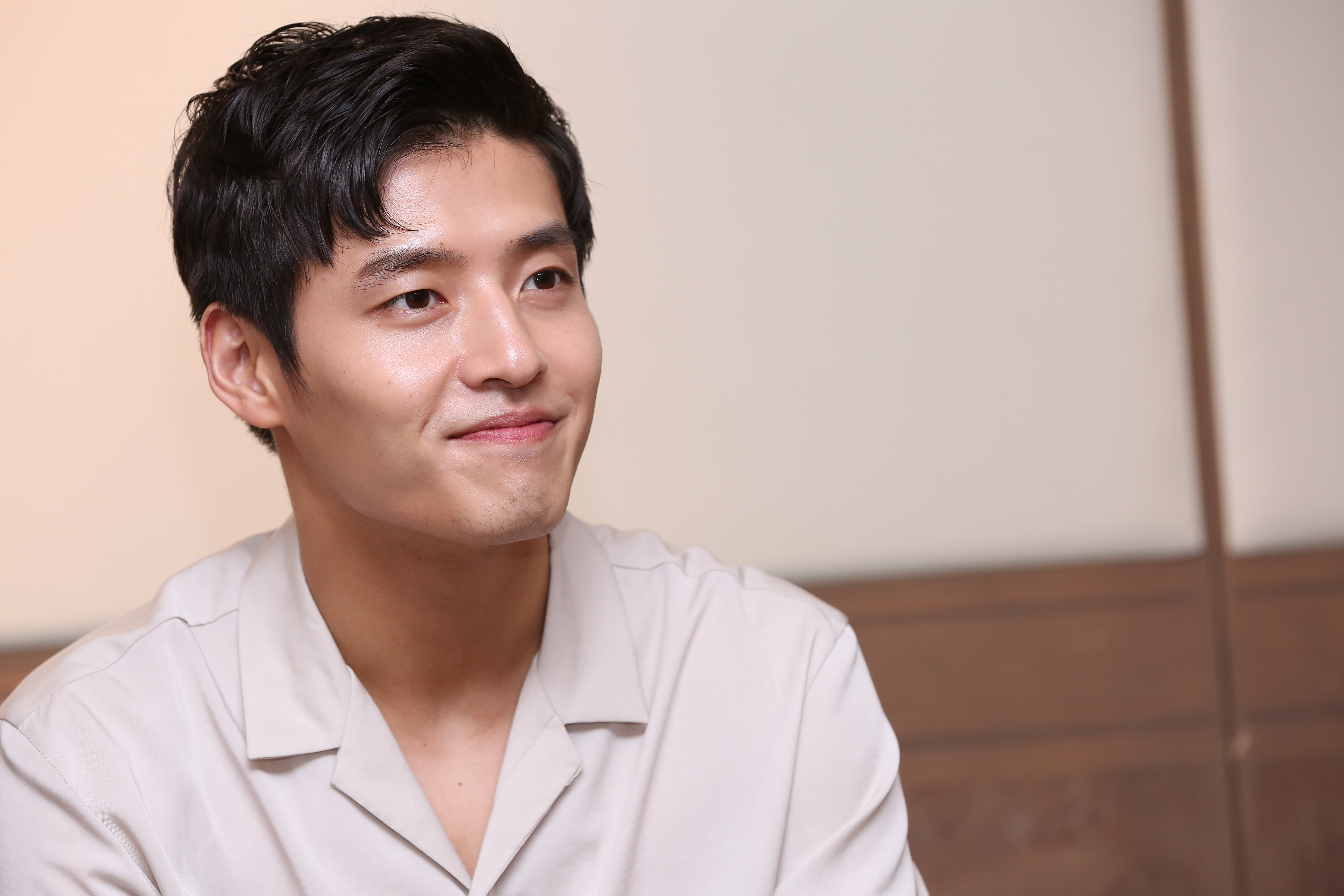 韓星姜河那初訪台，對台媒提問都很認真地回答。