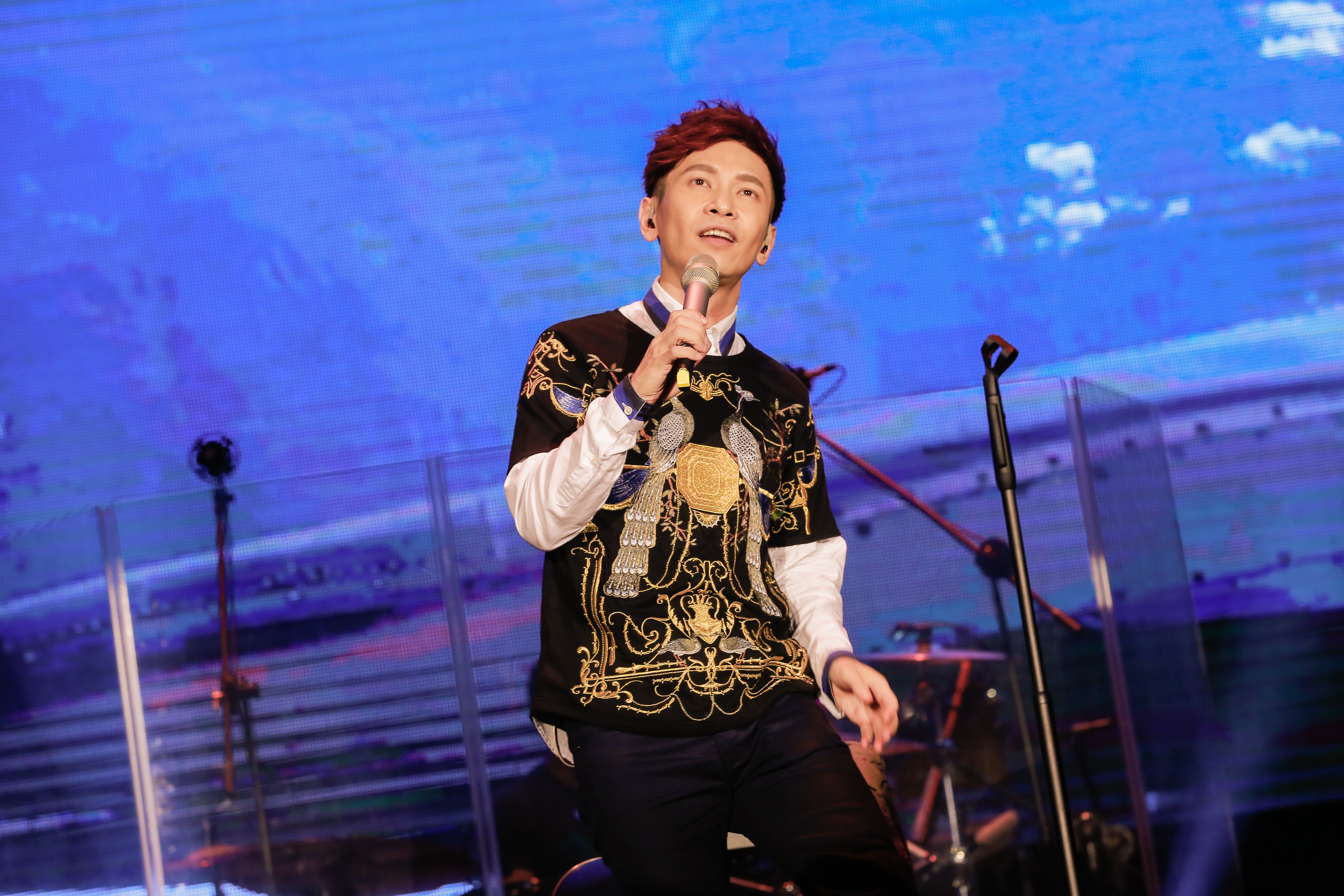 出道18年的張智成舉辦「18」演唱會，昔日的經典歌曲讓歌迷充滿回憶。