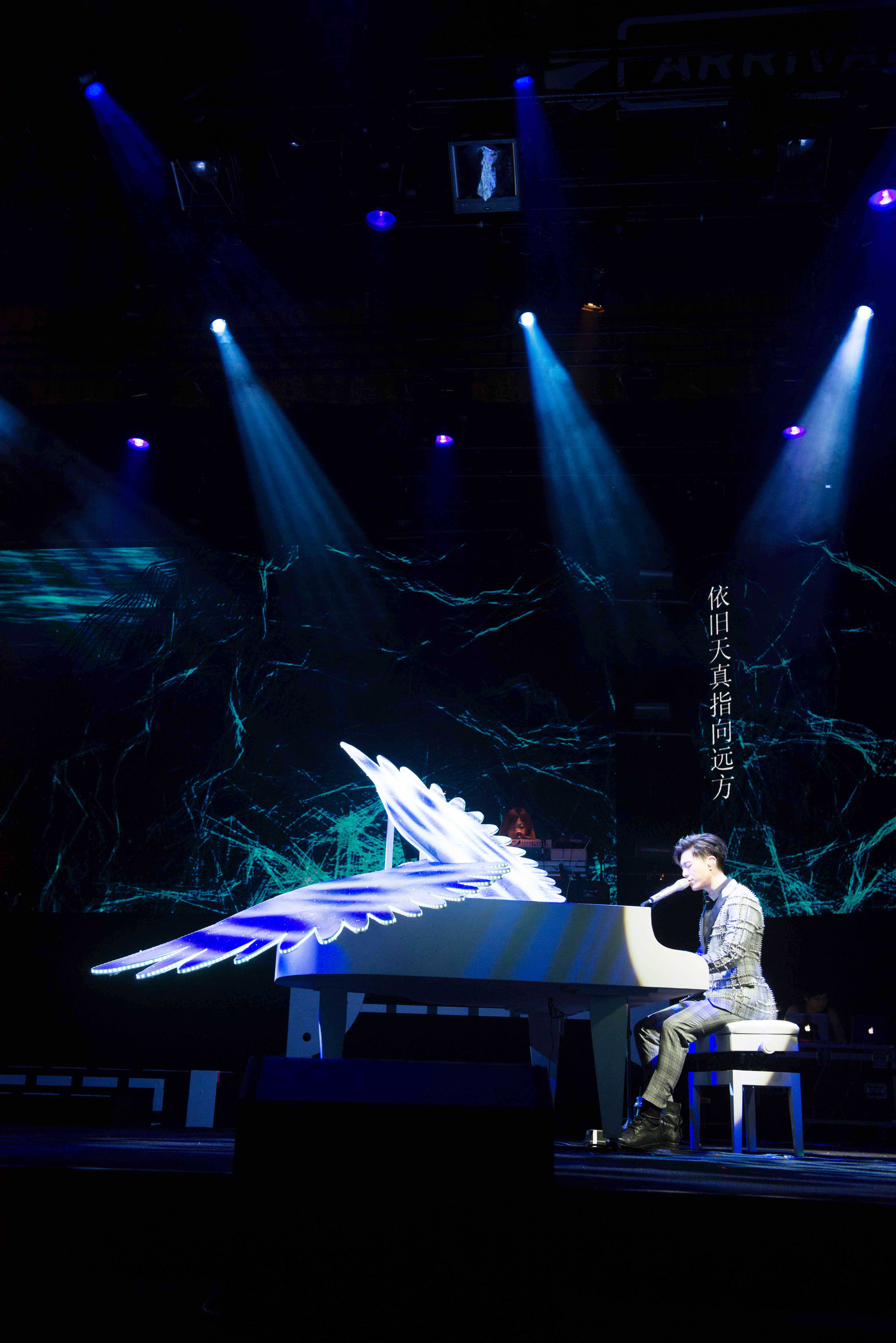 為了這次演唱會，韋禮安苦練3個月鋼琴，一連自彈自唱4首歌曲，他高呼壓力好大。