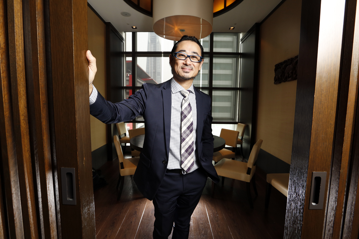 林育達去年結束友愛百貨，重操舊業開起餐廳。