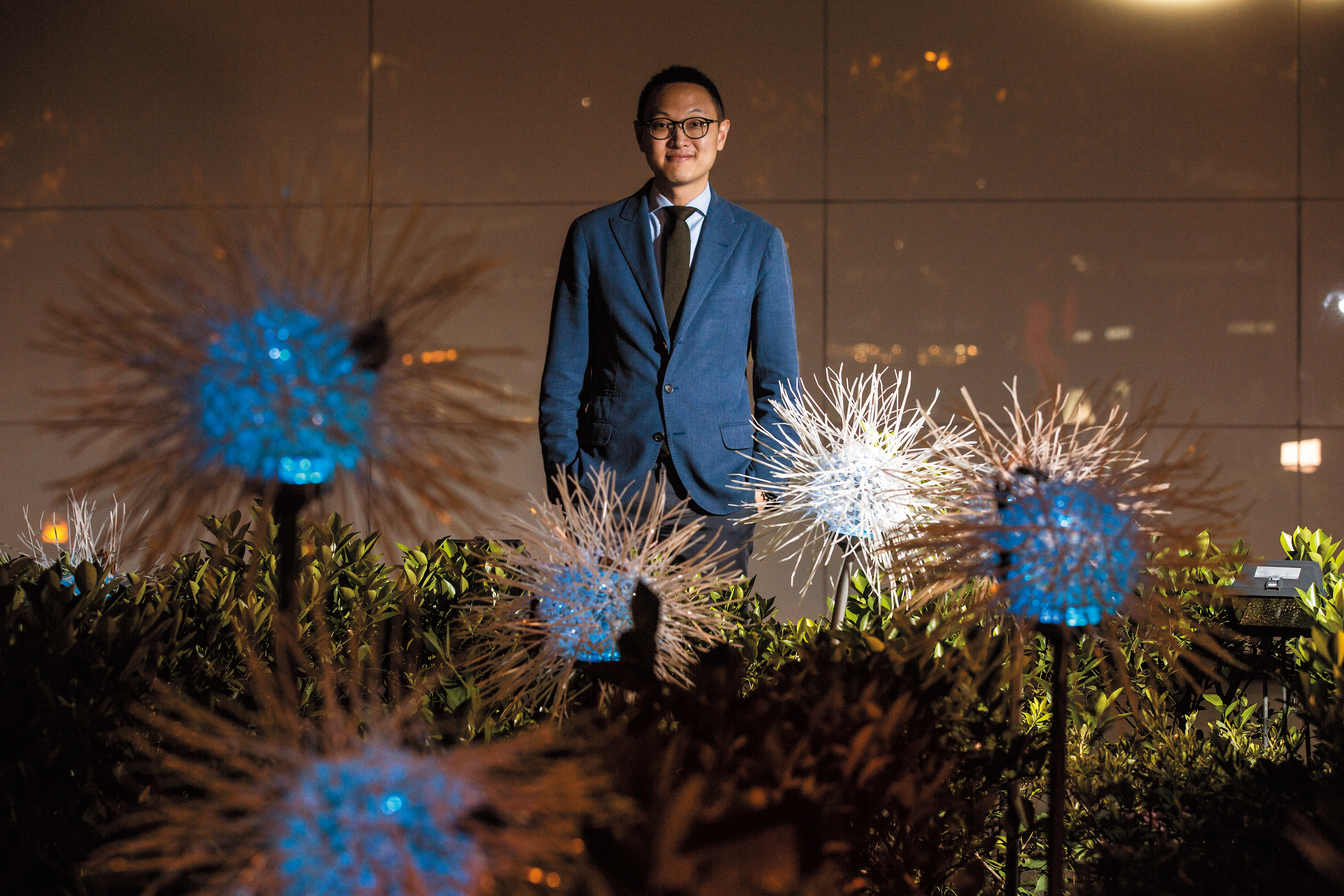 數字王國是美國前3電影大特效公司，在銀幕上創造魔法，謝安29歲當上該公司CEO，4年後將王國版圖拓張兩岸三地，不啻一種人生魔法。