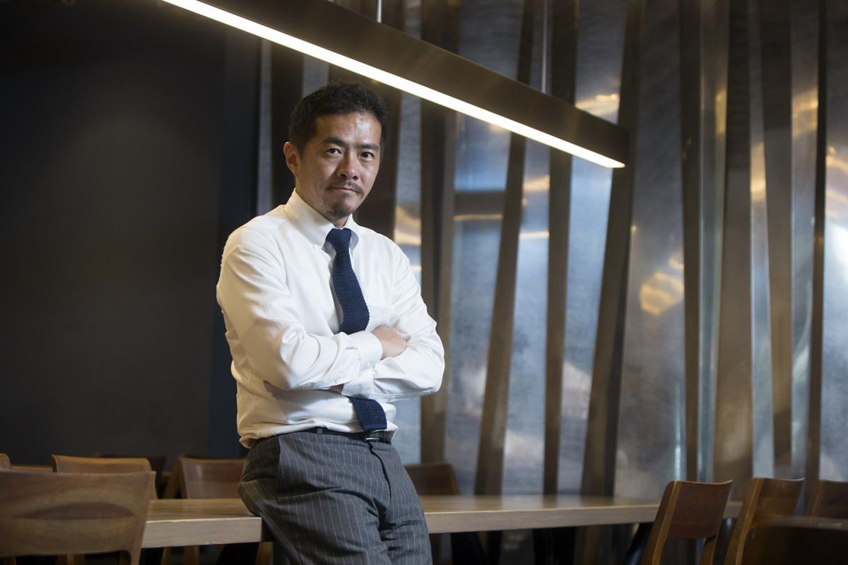 徐重仁的大兒子徐安昇自行創業,開設「麻膳堂」,主攻麻辣牛肉麵、炒飯、水餃。(今週刊提供)