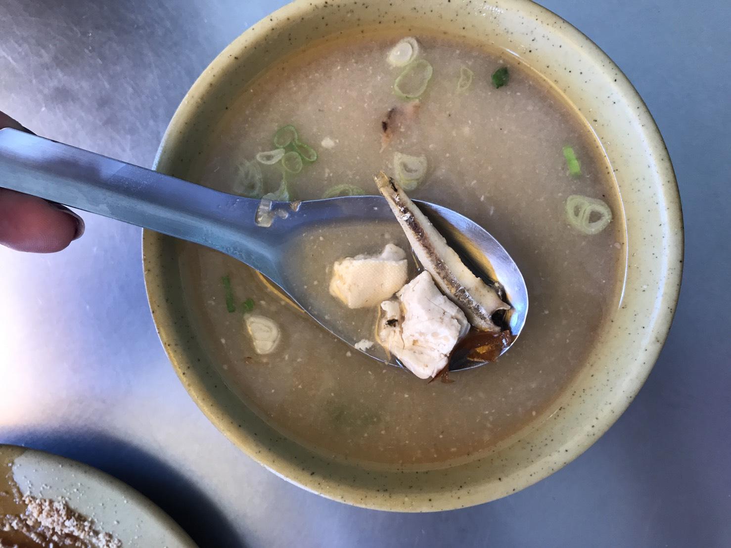 吃粽子配碗味噌湯，這樣最對味。（15元／碗）
