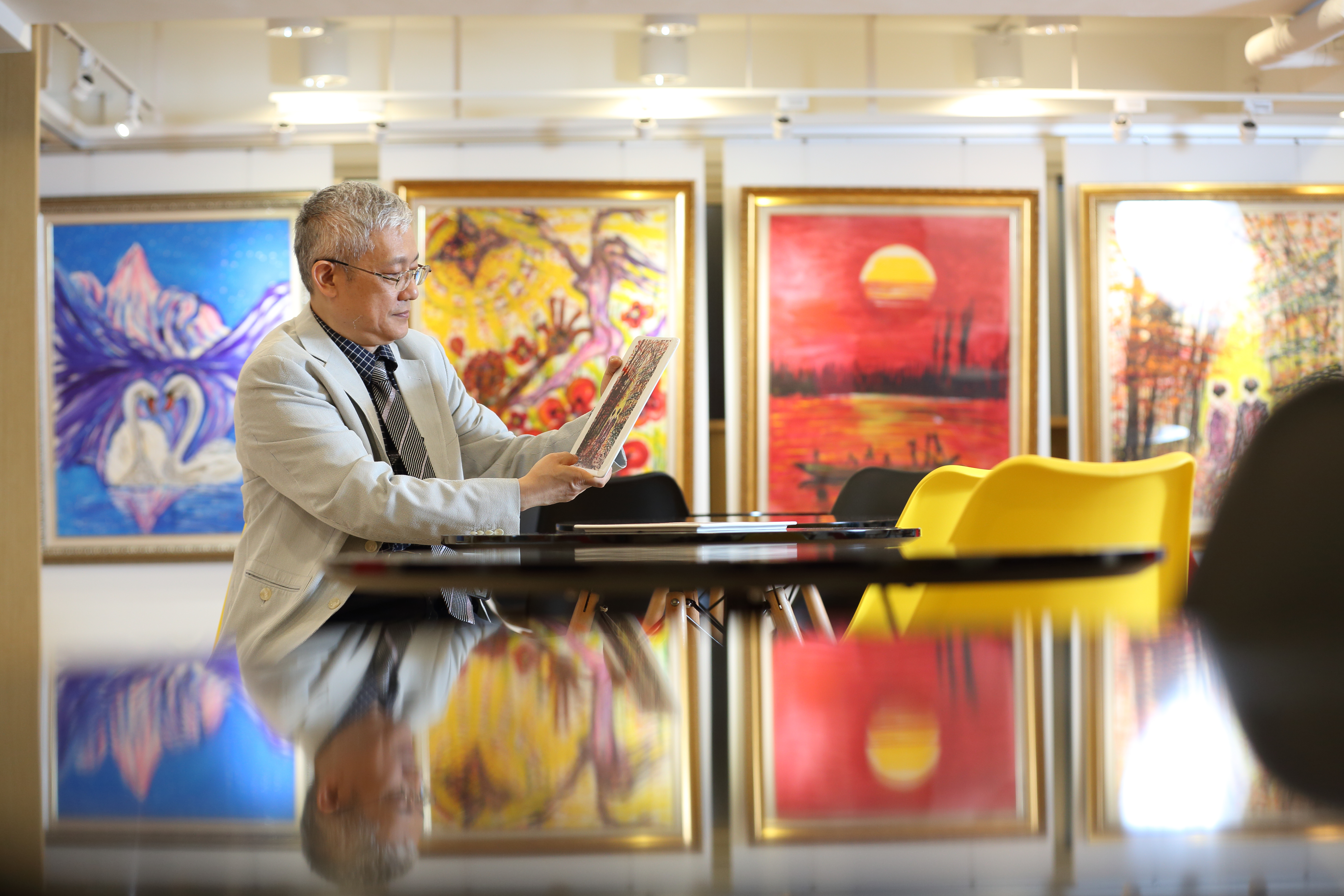 陳持平是遺傳優生學領域大師級人物，私下對繪畫創作情有獨鍾。