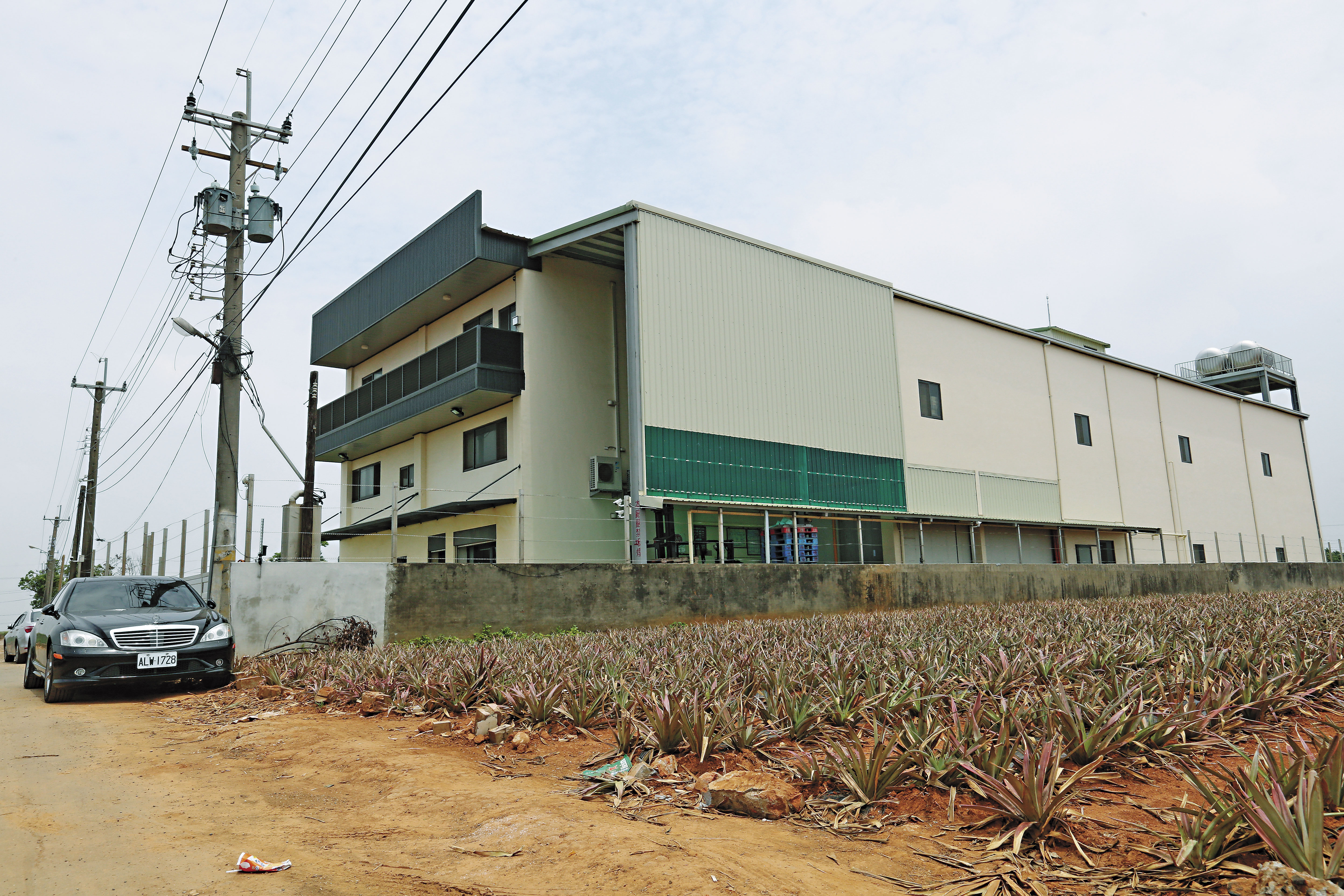 力勤是中部前幾大的肉品進口商,過期豬肉行銷全台。