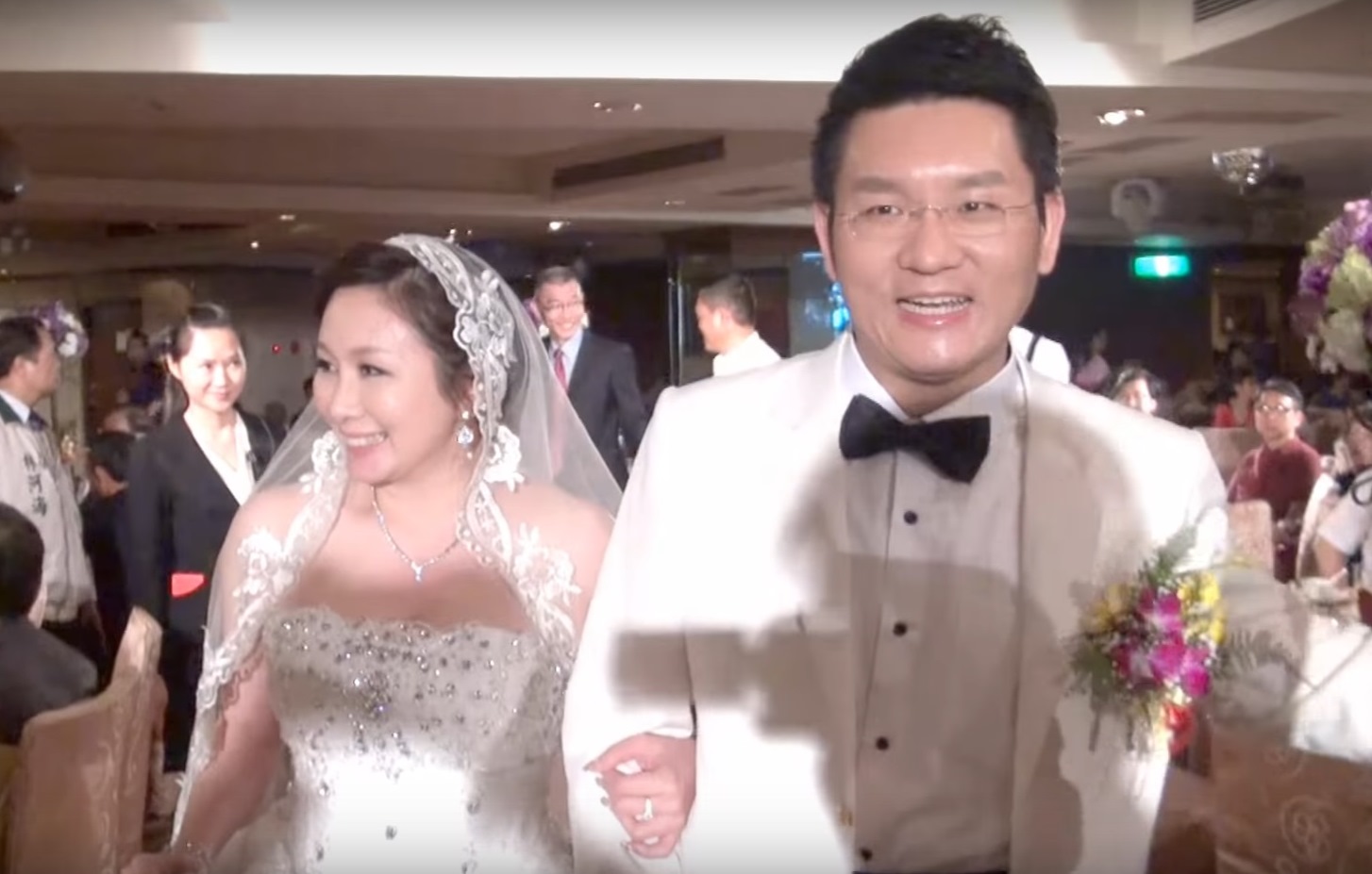 台北市議員童仲彥和李秀環的婚姻維持3年，被爆出毆前妻多達50次，還將她的肋骨打斷。