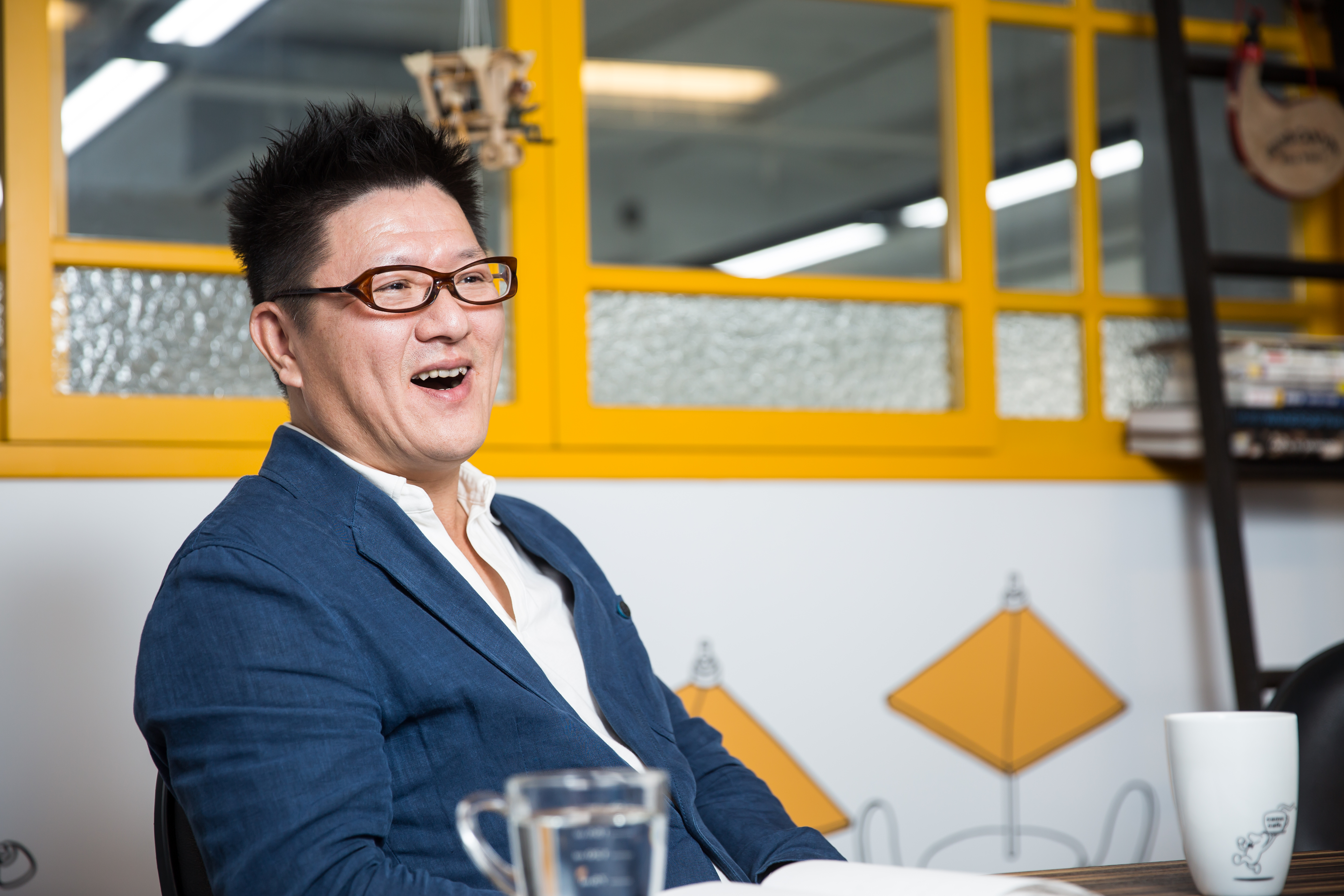 cama café創辦人何炳霖曾在花仙子擔任行銷經理，時任董事長王堯倫的知遇之恩，讓他迄今感念。