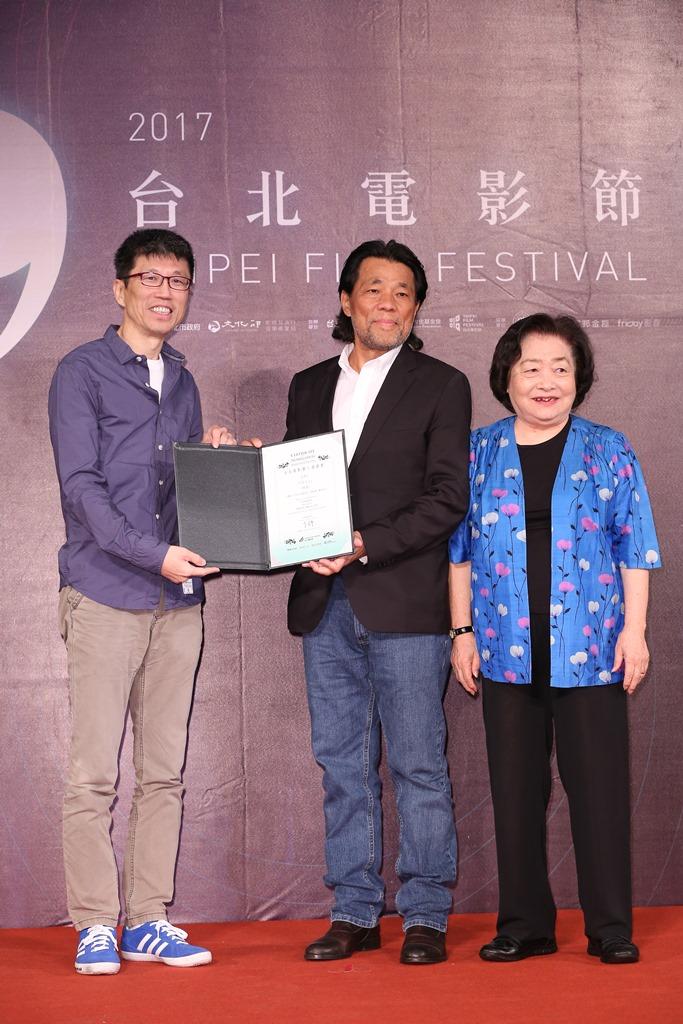 《順雲》導演王明台（左）、台北電影節主席李屏賓、《順雲》演員劉引商。 