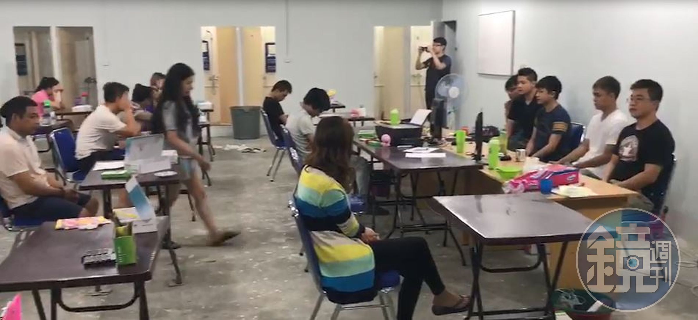 廠房內部分工精細，還有負責員工教育訓練的教室。