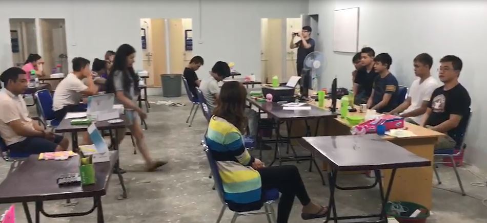 廠房內部分工精細，還有負責員工教育訓練的教室。